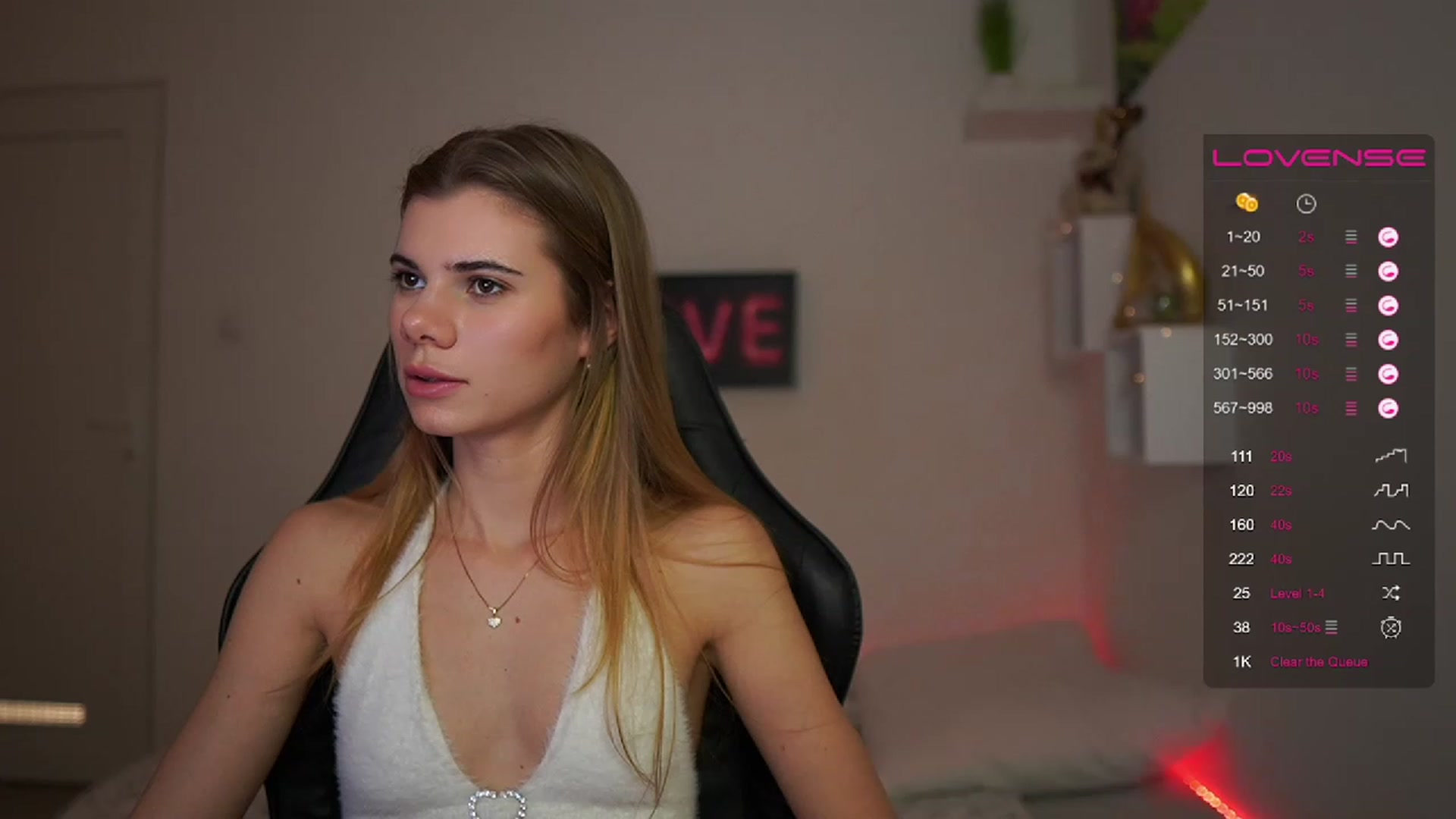 Gallery image thumbnail from RileyReid_18's myfreecams stream on, 02/17/2023, 16:32 image 15 of 20
