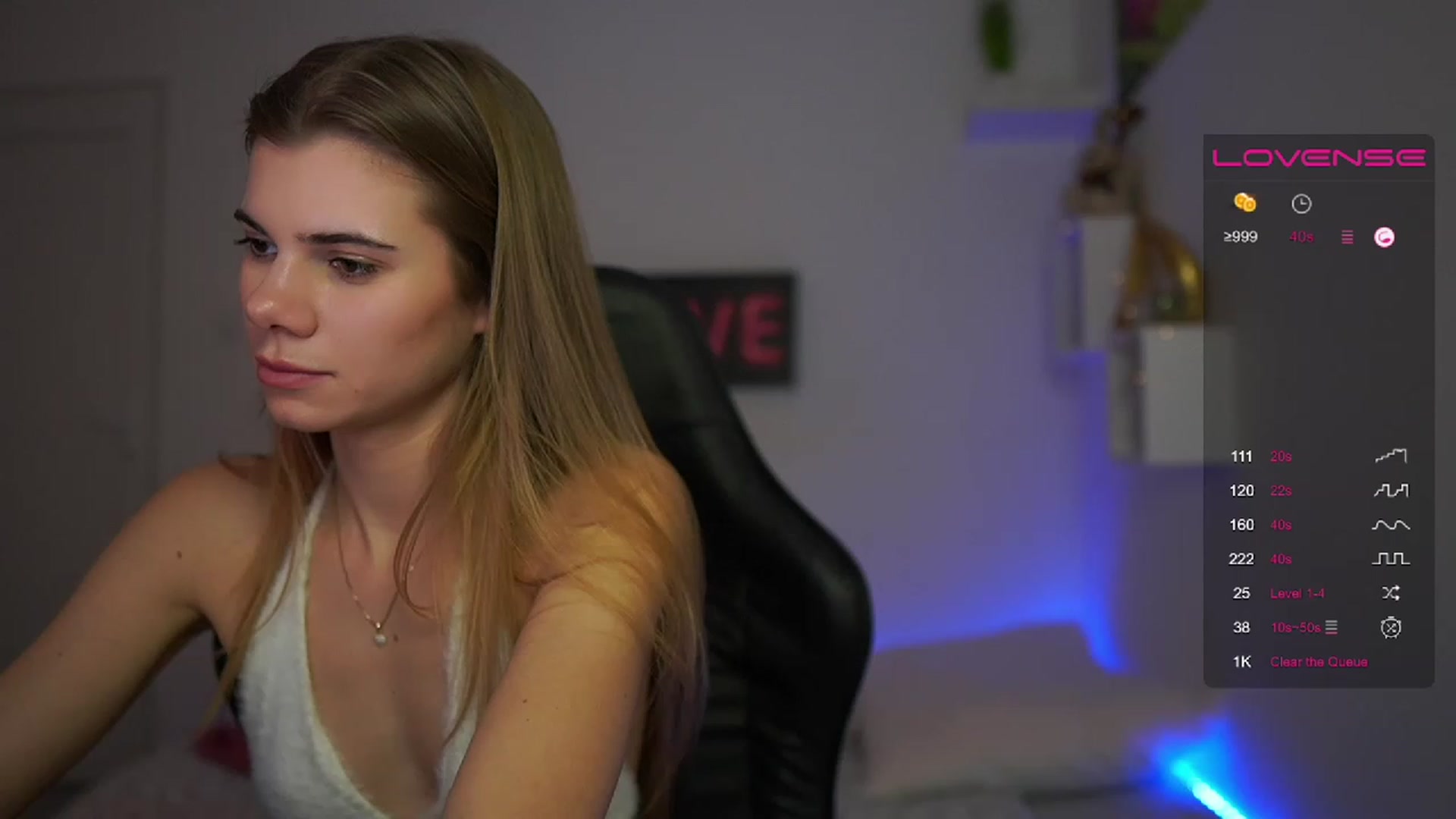 Gallery image thumbnail from RileyReid_18's myfreecams stream on, 02/17/2023, 16:32 image 16 of 20