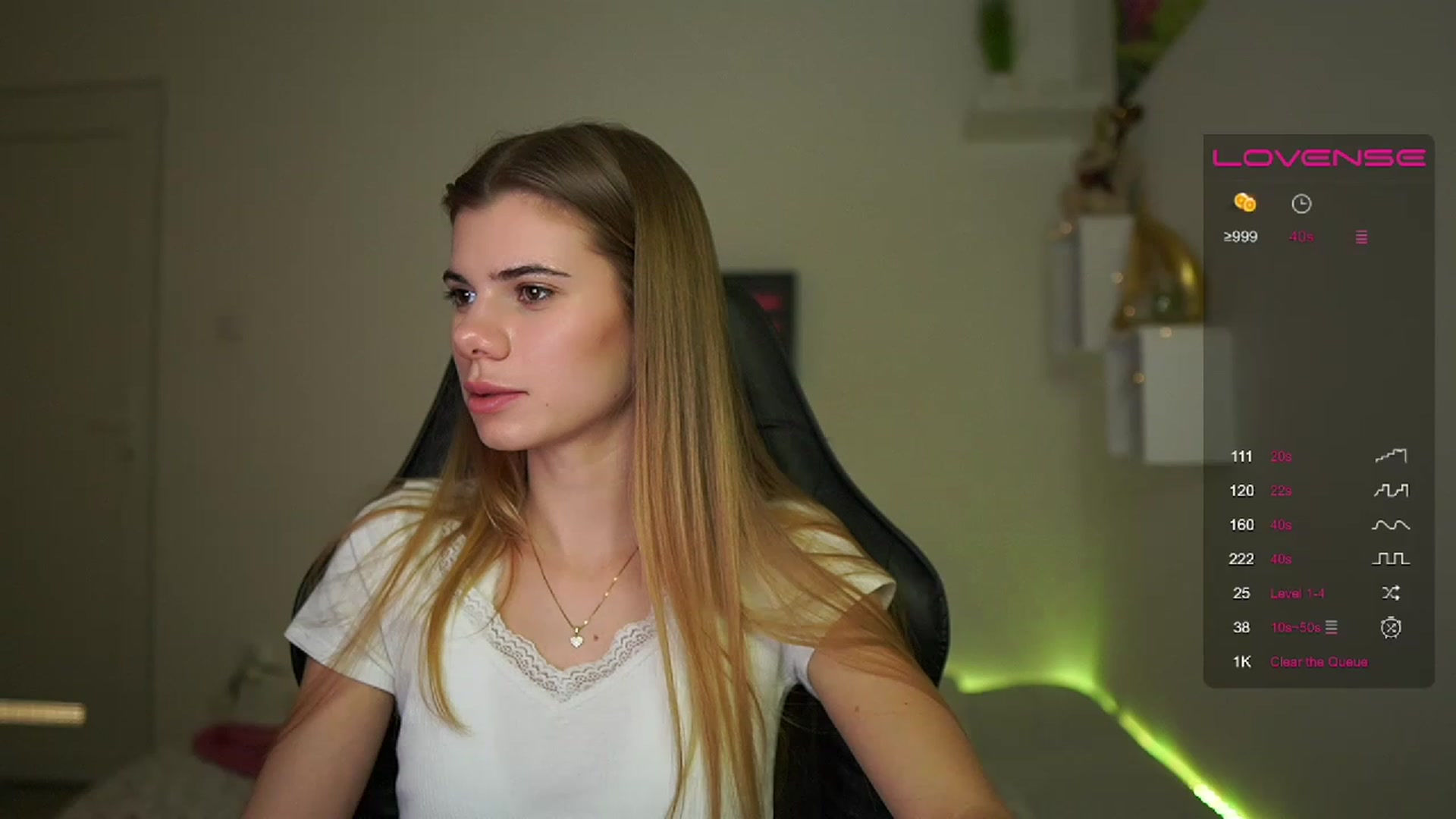 Gallery image thumbnail from RileyReid_18's myfreecams stream on, 02/17/2023, 16:32 image 2 of 20