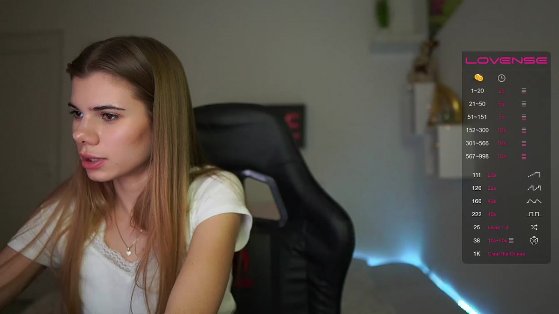 Gallery image thumbnail from RileyReid_18's myfreecams stream on, 02/17/2023, 16:32 image 5 of 20