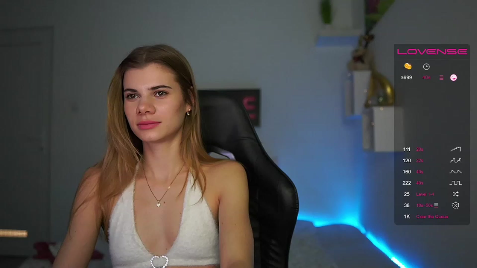 Gallery image thumbnail from RileyReid_18's myfreecams stream on, 02/17/2023, 18:36 image 3 of 20