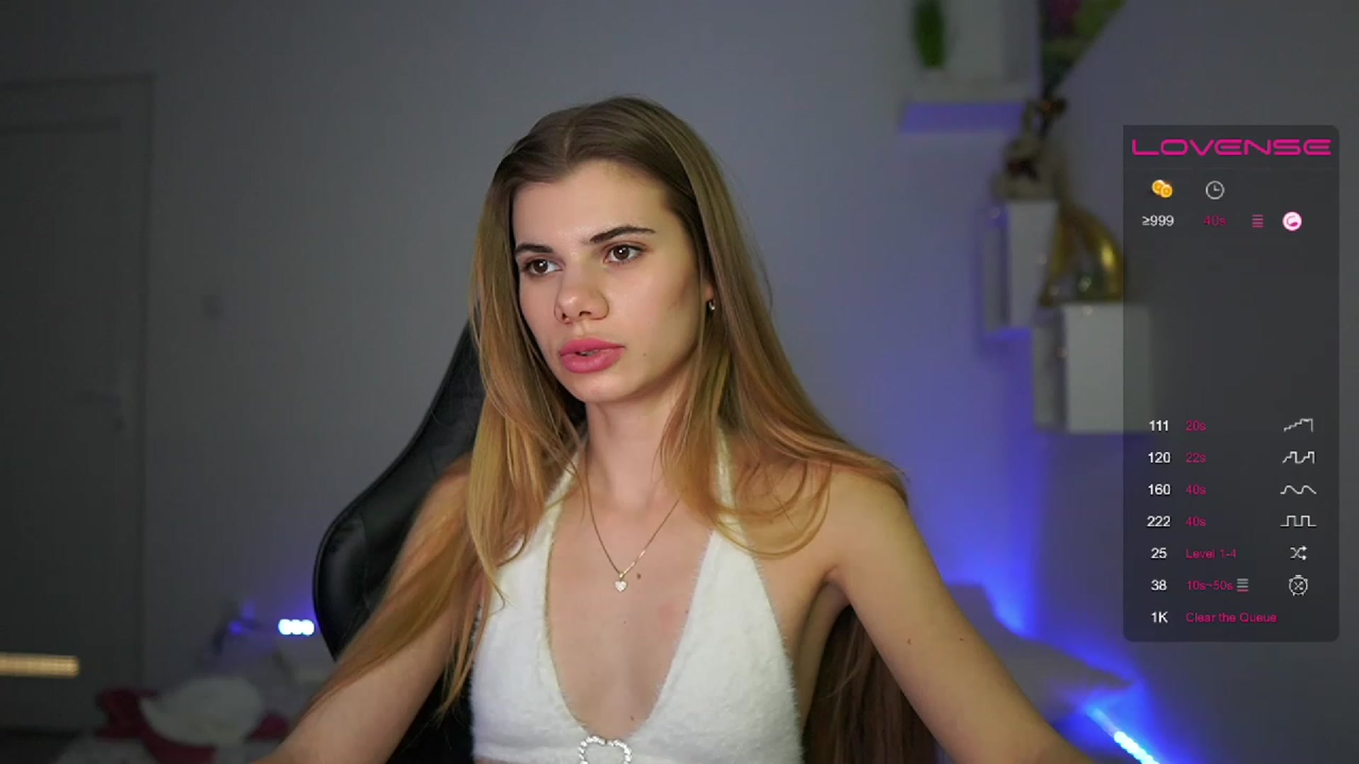 Gallery image thumbnail from RileyReid_18's myfreecams stream on, 02/17/2023, 18:36 image 10 of 20