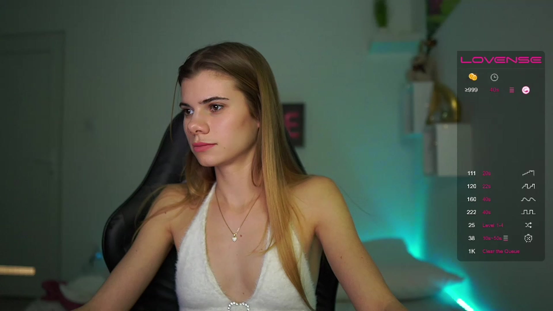 Gallery image thumbnail from RileyReid_18's myfreecams stream on, 02/17/2023, 19:00 image 19 of 20