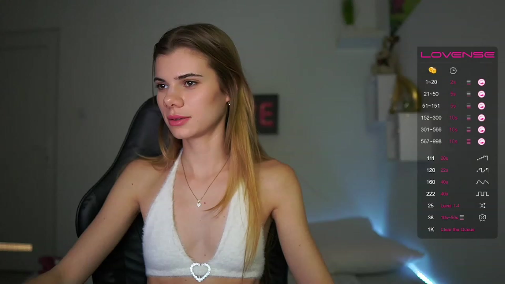 Gallery image thumbnail from RileyReid_18's myfreecams stream on, 02/17/2023, 19:00 image 11 of 20