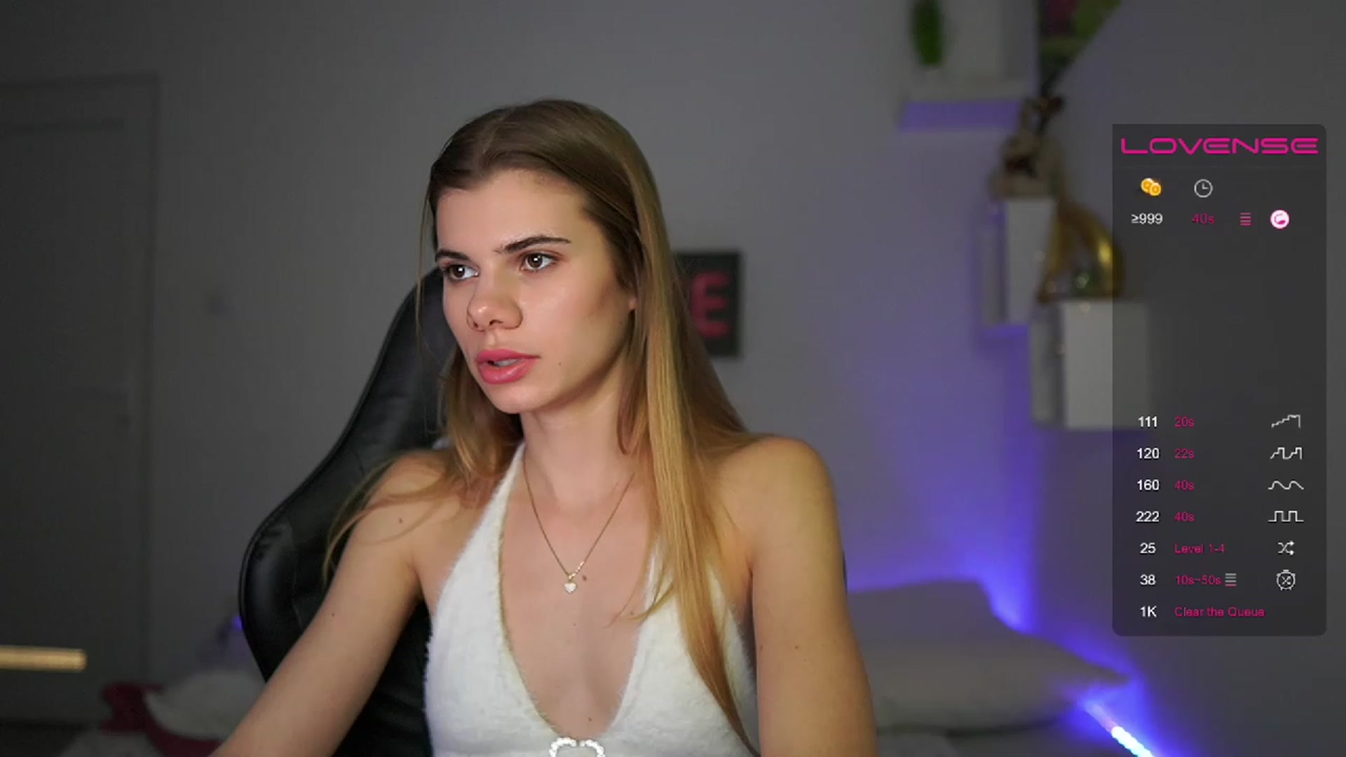 Gallery image thumbnail from RileyReid_18's myfreecams stream on, 02/17/2023, 19:00 image 16 of 20
