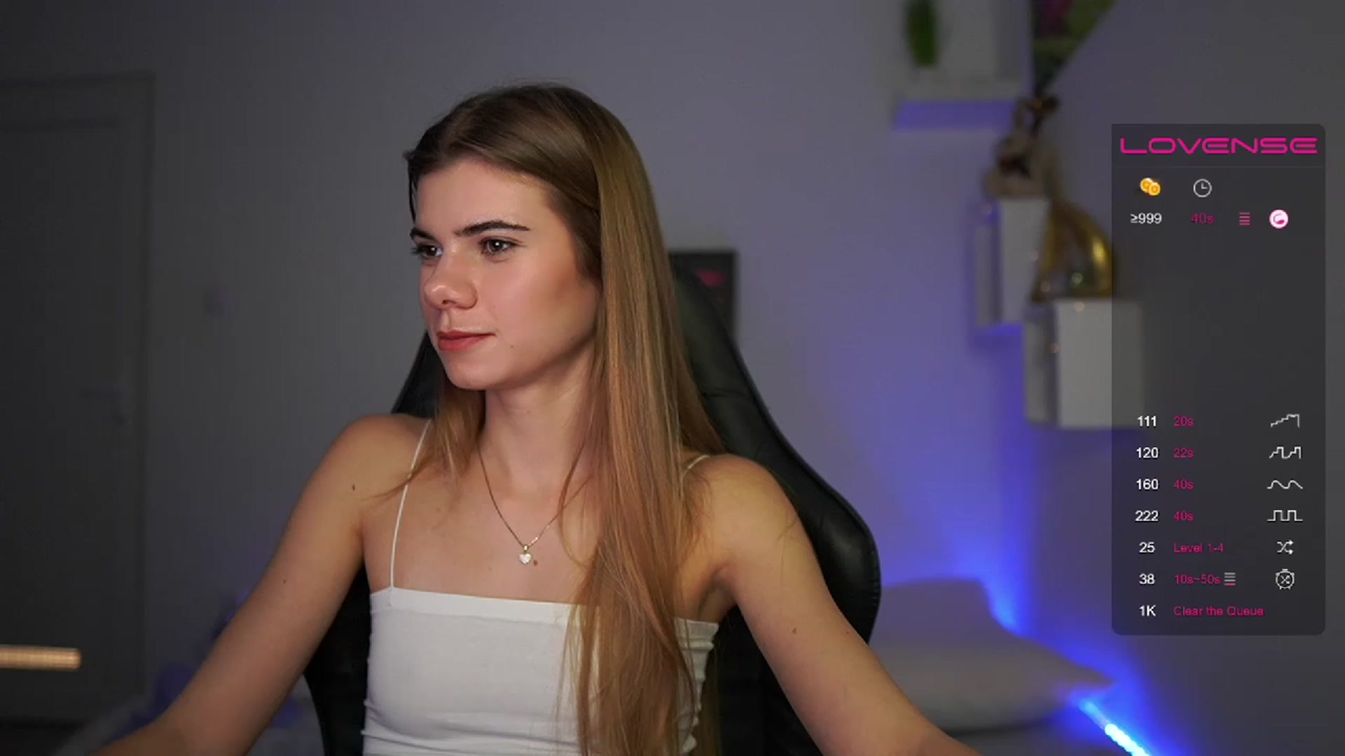 Gallery image thumbnail from RileyReid_18's myfreecams stream on, 02/19/2023, 16:38 image 8 of 20