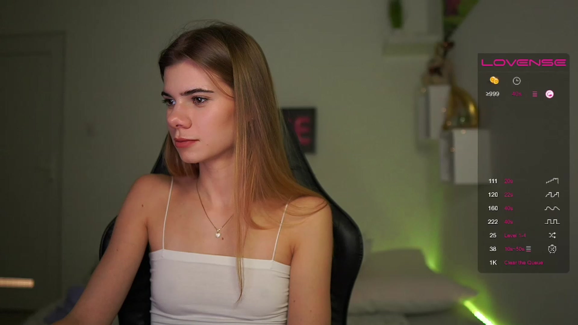 Gallery image thumbnail from RileyReid_18's myfreecams stream on, 02/19/2023, 16:38 image 4 of 20