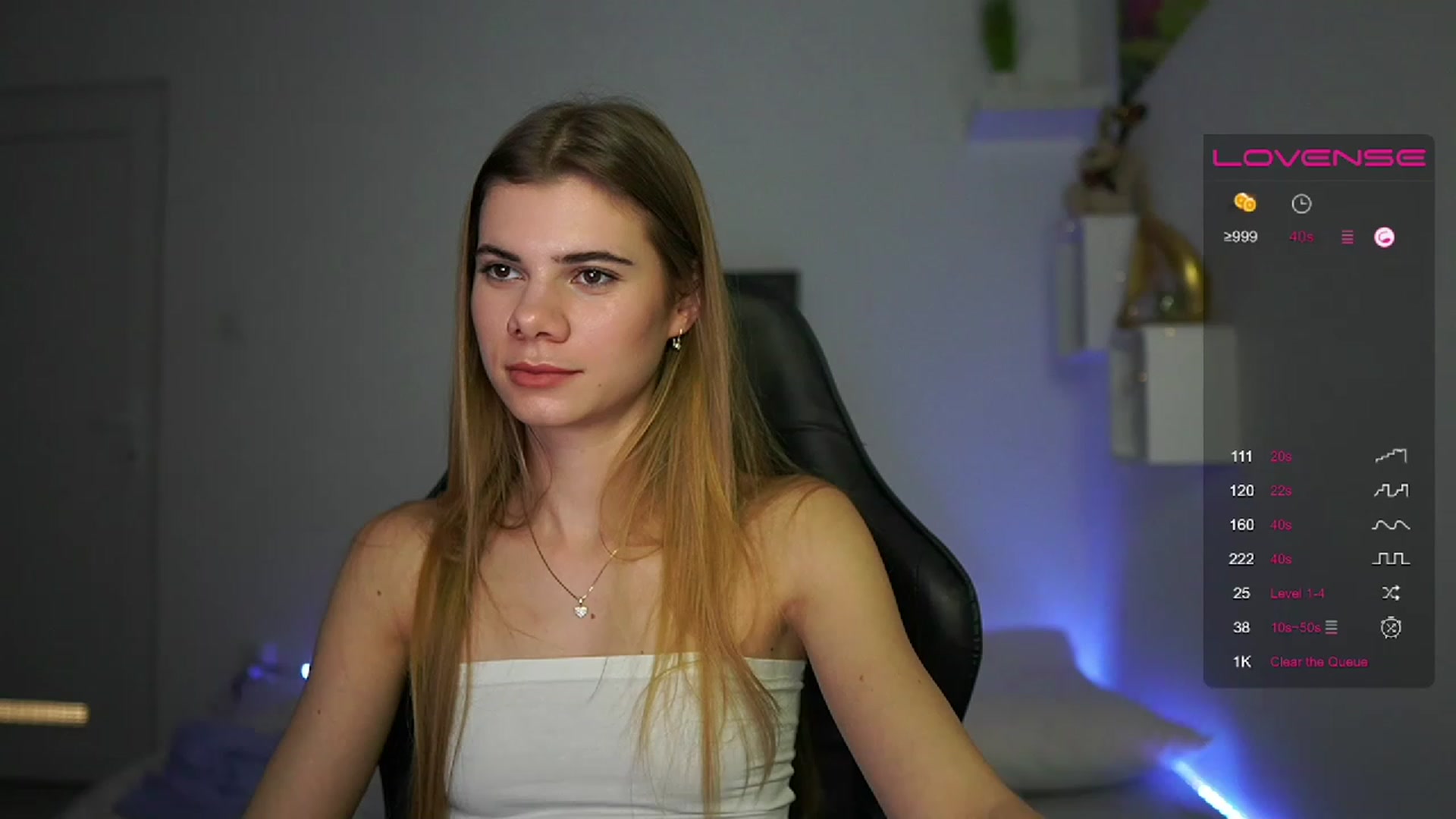 Gallery image thumbnail from RileyReid_18's myfreecams stream on, 02/19/2023, 16:38 image 16 of 20