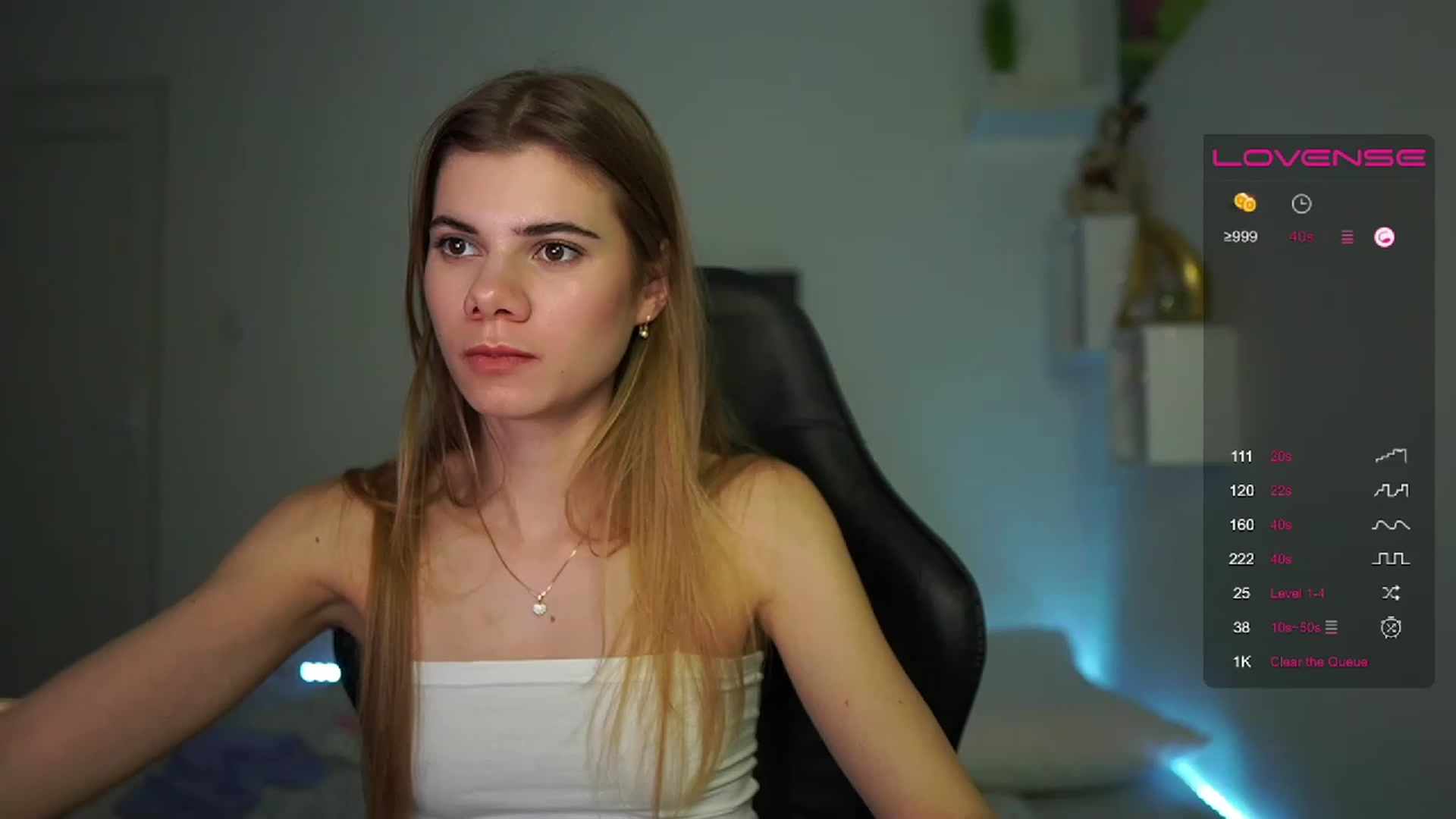 Gallery image thumbnail from RileyReid_18's myfreecams stream on, 02/19/2023, 16:38 image 15 of 20