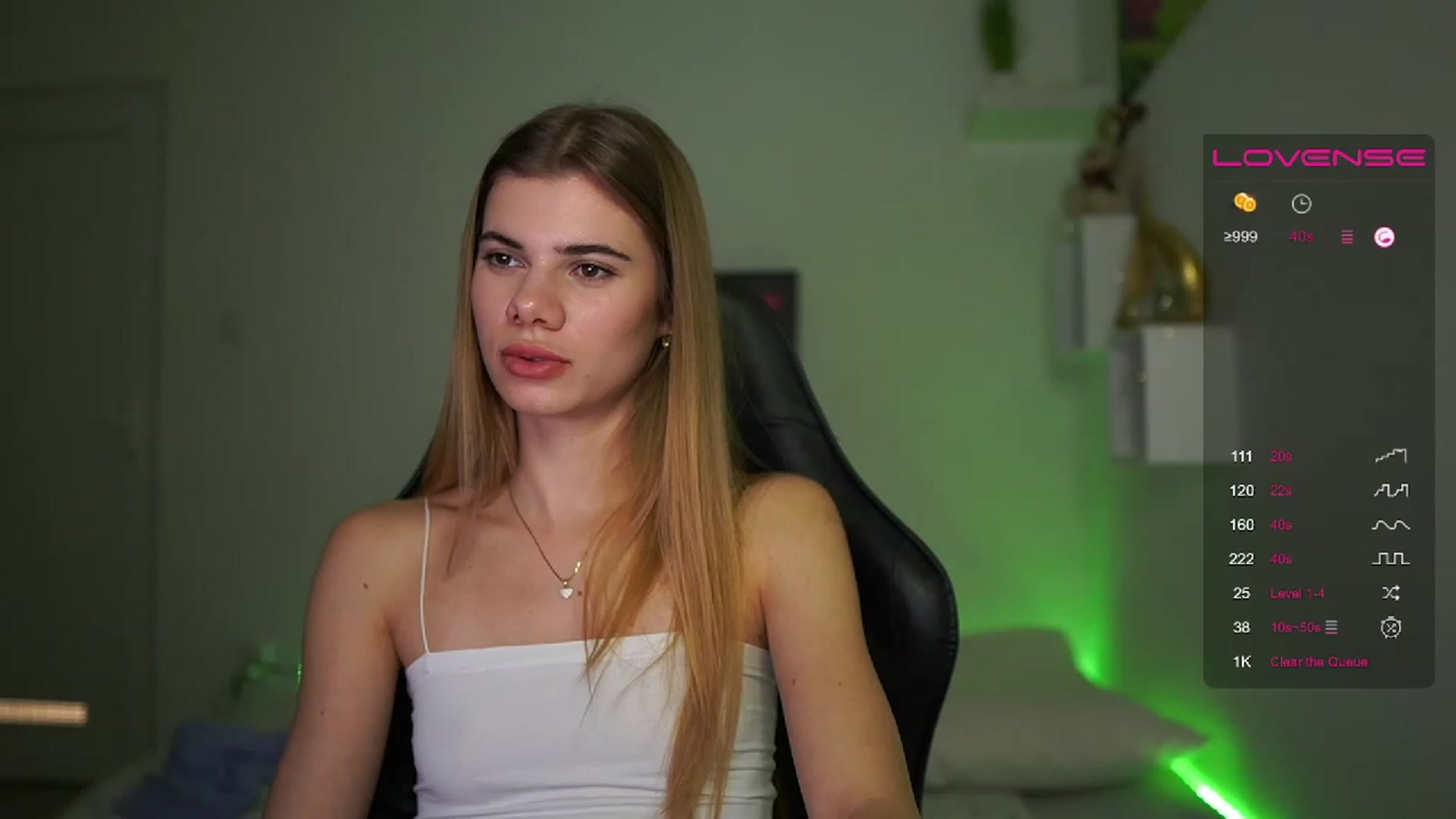 Gallery image thumbnail from RileyReid_18's myfreecams stream on, 02/19/2023, 16:38 image 12 of 20