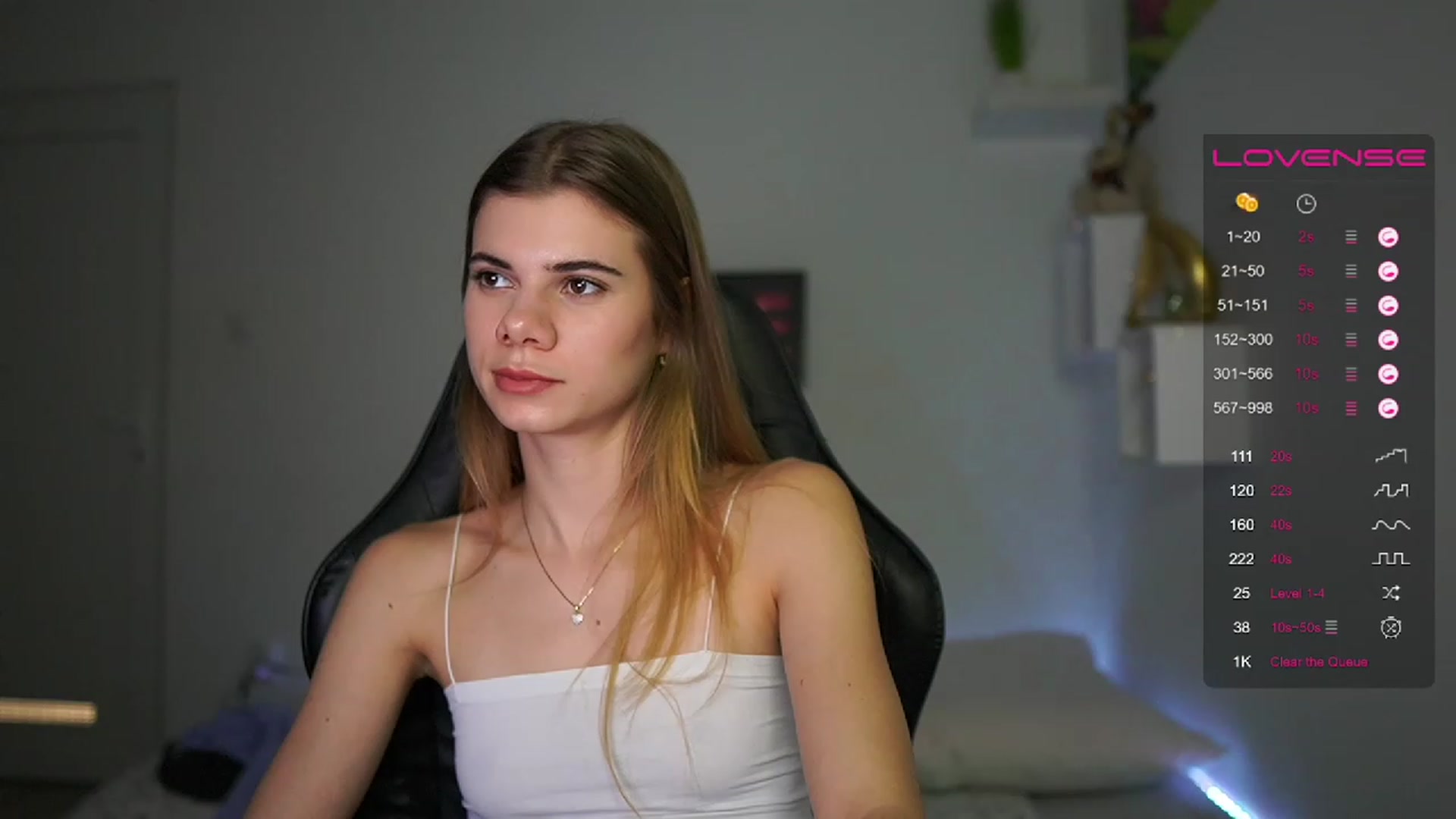 Gallery image thumbnail from RileyReid_18's myfreecams stream on, 02/19/2023, 19:13 image 17 of 20