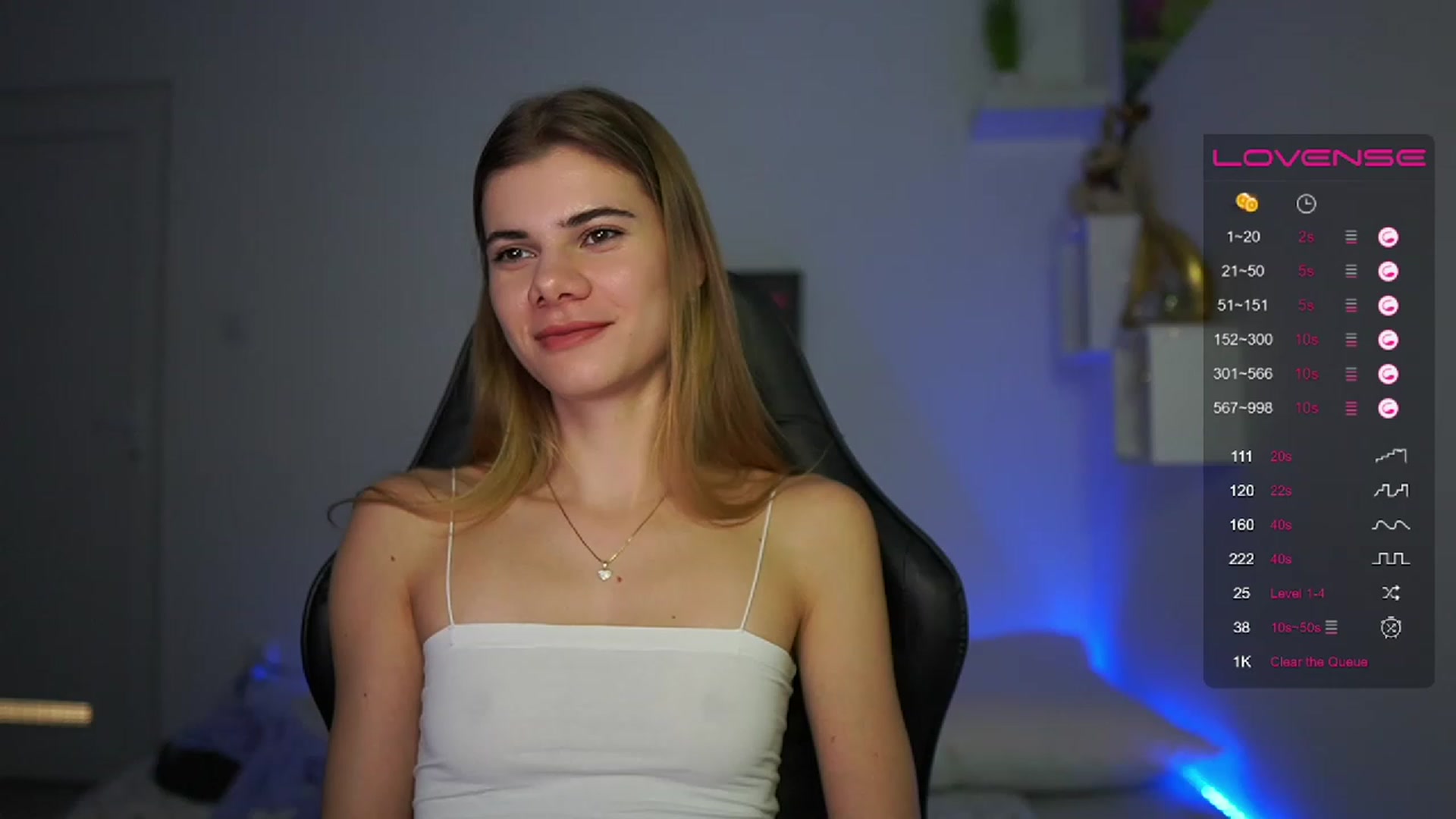 Gallery image thumbnail from RileyReid_18's myfreecams stream on, 02/19/2023, 19:13 image 13 of 20