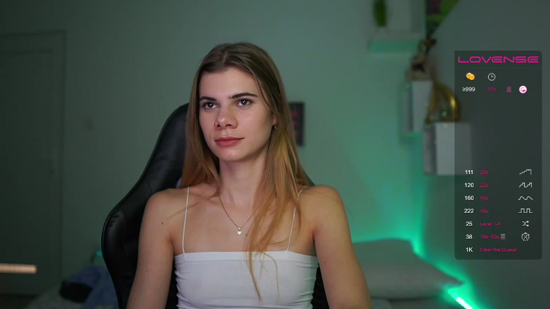 Gallery image thumbnail from RileyReid_18's myfreecams stream on, 02/19/2023, 19:13 image 16 of 20