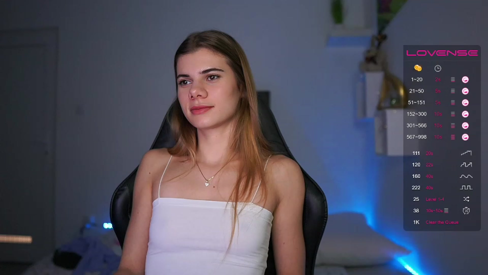 Gallery image thumbnail from RileyReid_18's myfreecams stream on, 02/19/2023, 19:13 image 18 of 20