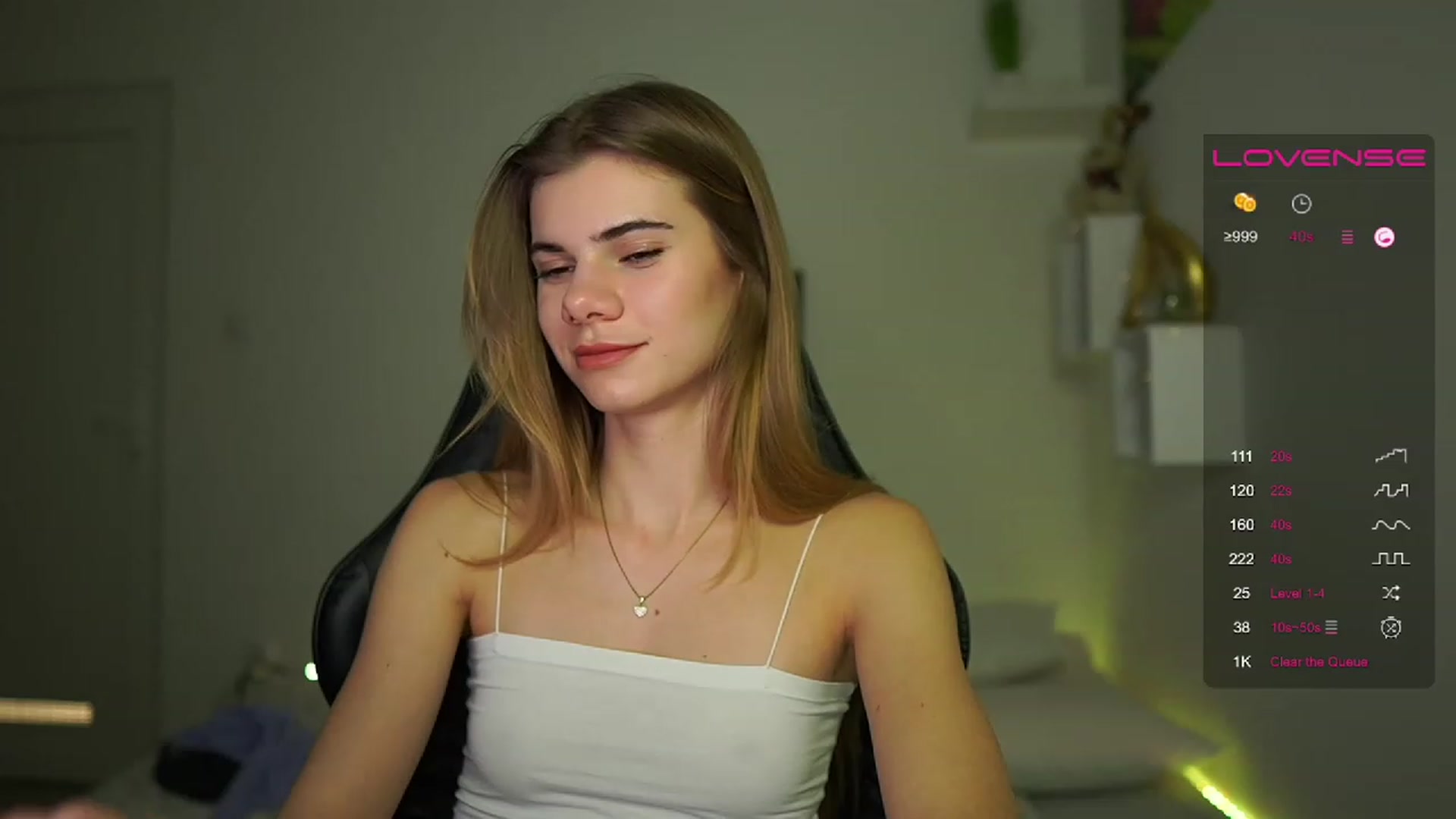 Gallery image thumbnail from RileyReid_18's myfreecams stream on, 02/19/2023, 19:13 image 7 of 20