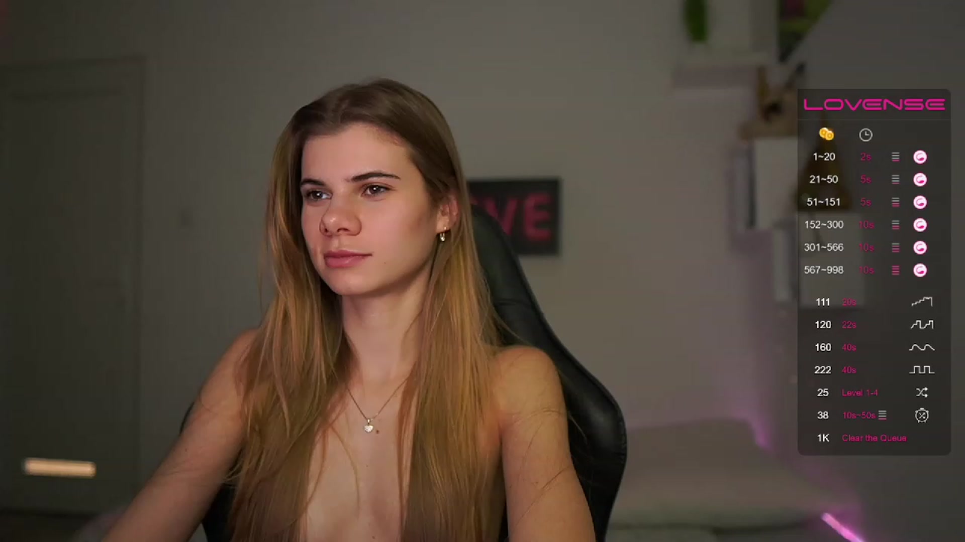 Gallery image thumbnail from RileyReid_18's myfreecams stream on, 02/20/2023, 19:02 image 7 of 20