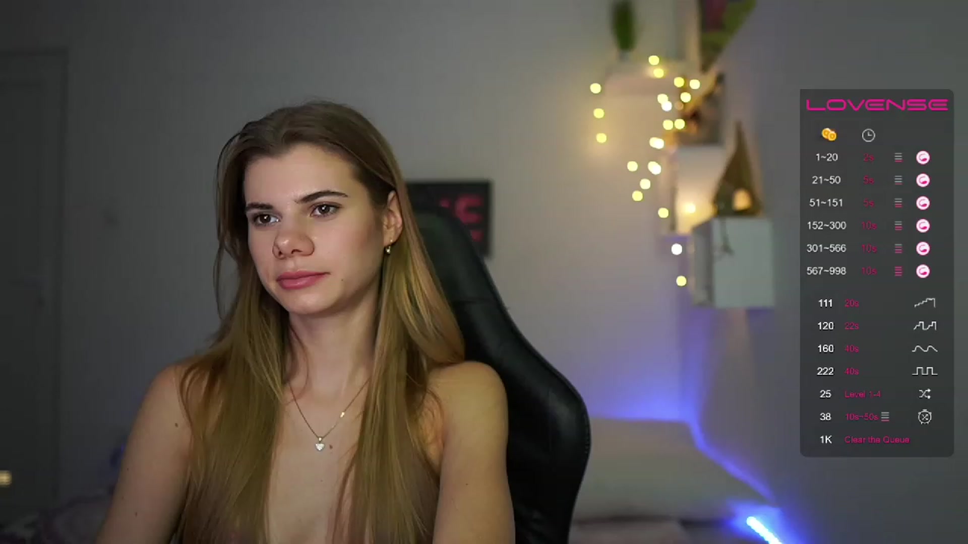 Gallery image thumbnail from RileyReid_18's myfreecams stream on, 02/22/2023, 16:36 image 4 of 20