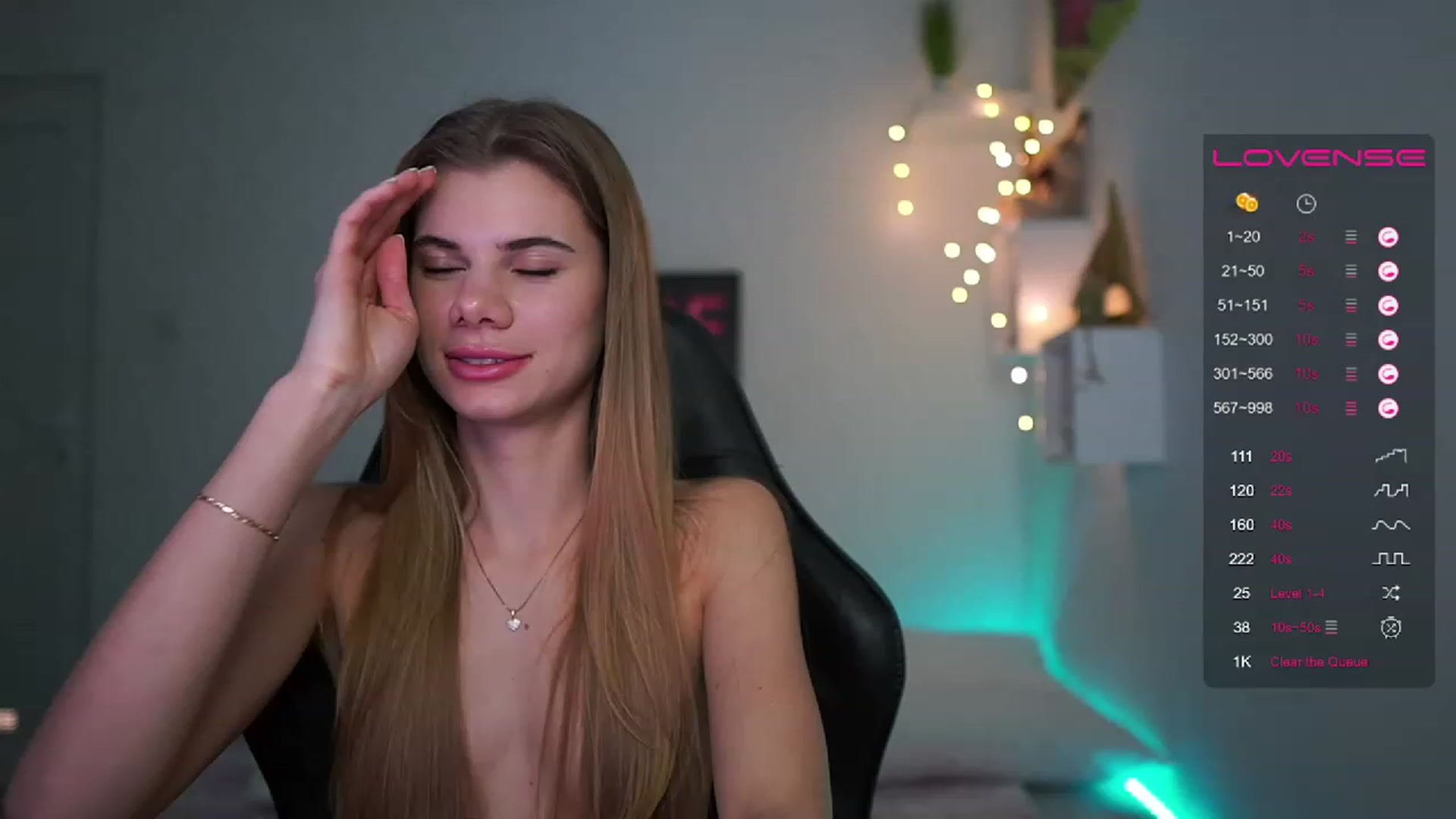 Gallery image thumbnail from RileyReid_18's myfreecams stream on, 02/22/2023, 16:36 image 2 of 20