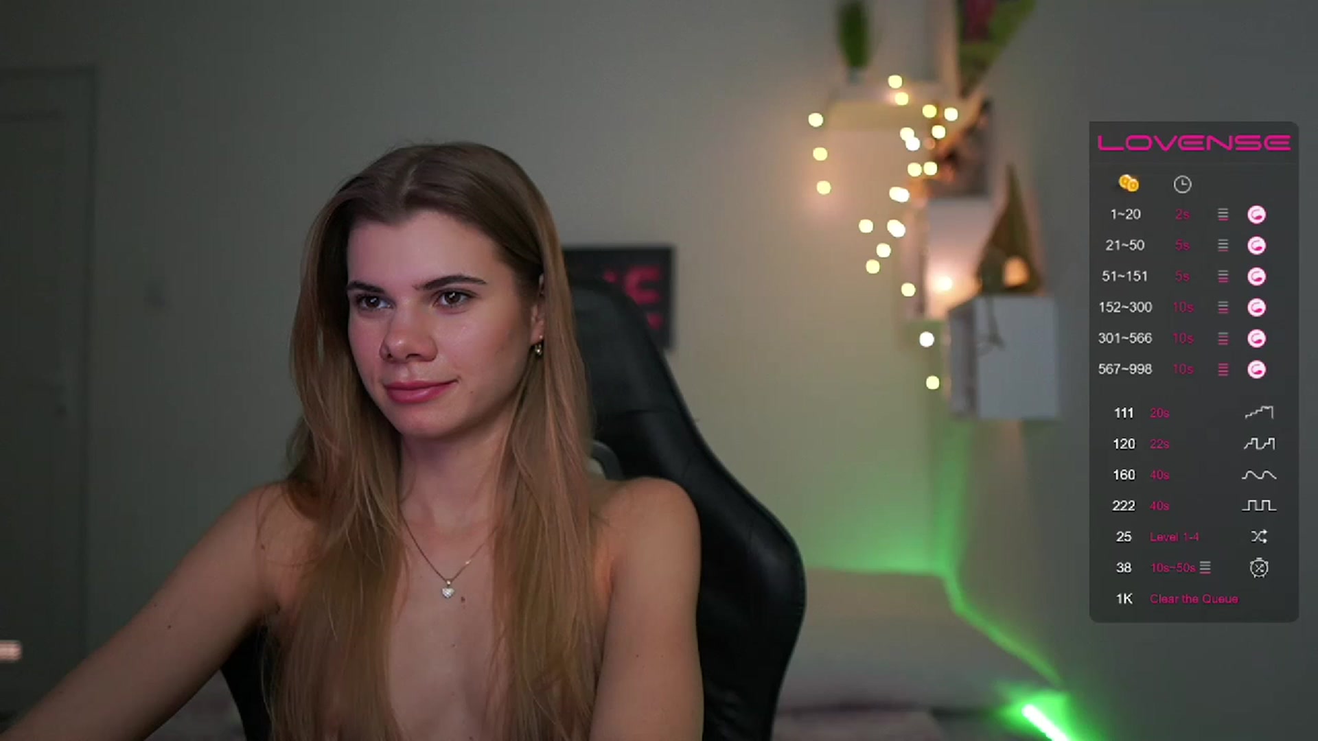 Gallery image thumbnail from RileyReid_18's myfreecams stream on, 02/22/2023, 16:36 image 17 of 20
