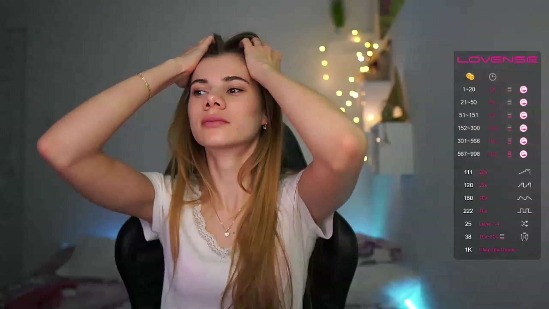 Gallery image thumbnail from RileyReid_18's myfreecams stream on, 02/23/2023, 10:00 image 5 of 20