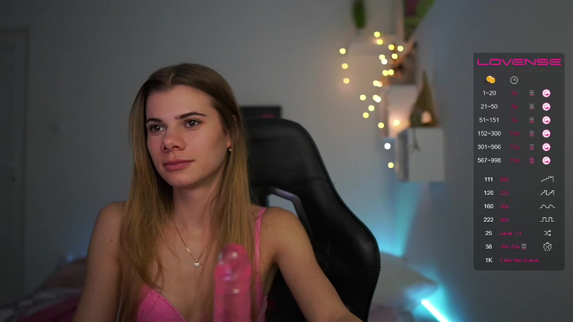 Gallery image thumbnail from RileyReid_18's myfreecams stream on, 02/23/2023, 14:01 image 12 of 20