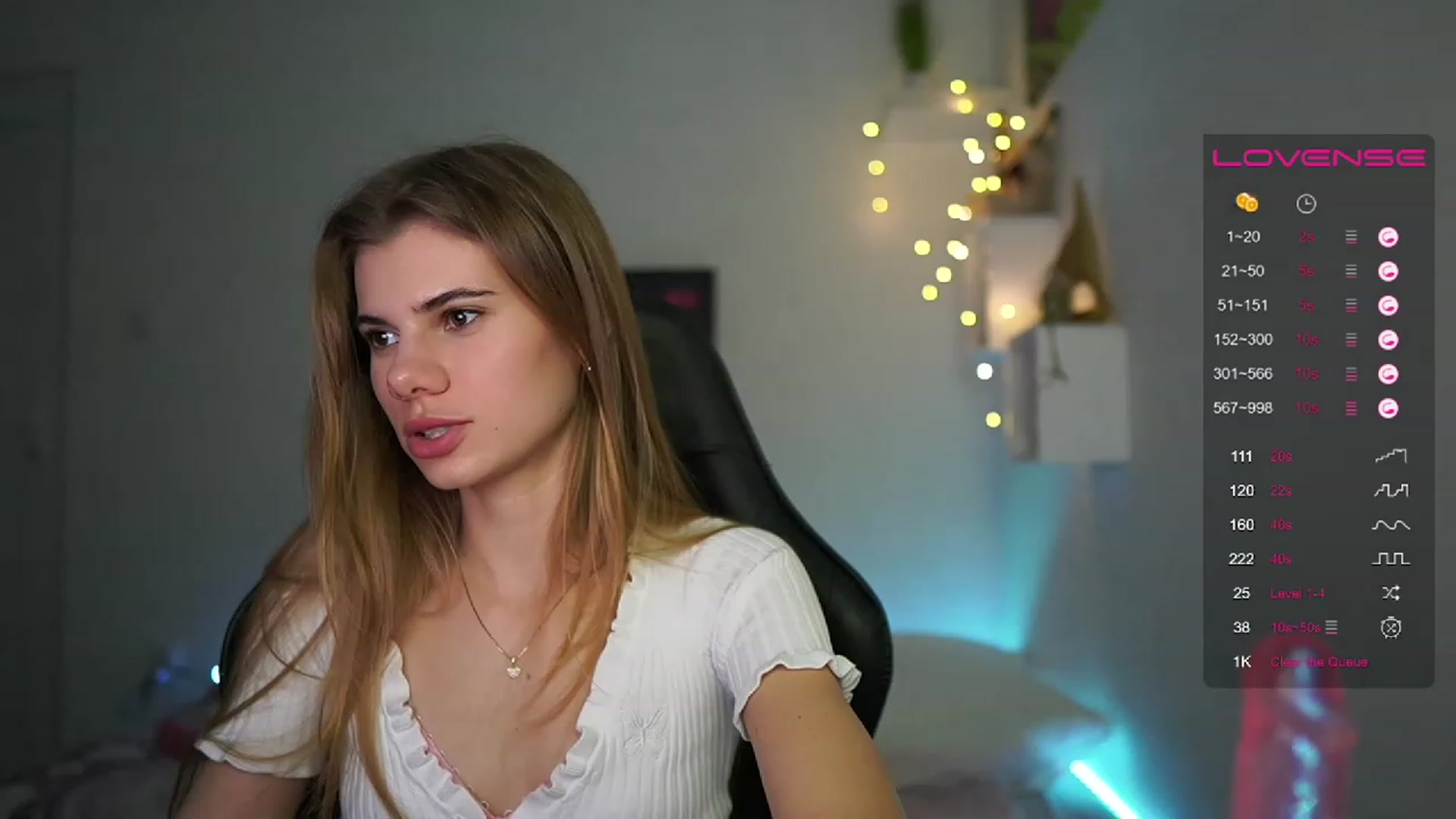 Gallery image thumbnail from RileyReid_18's myfreecams stream on, 02/24/2023, 16:25 image 3 of 20