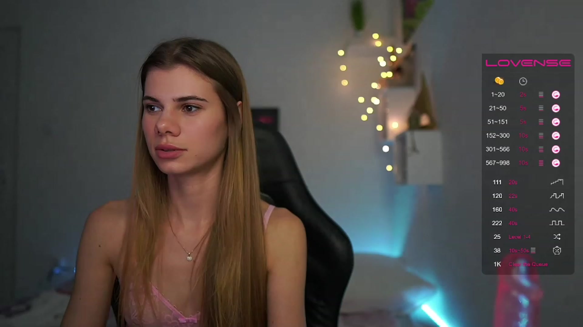 Gallery image thumbnail from RileyReid_18's myfreecams stream on, 02/24/2023, 16:25 image 18 of 20