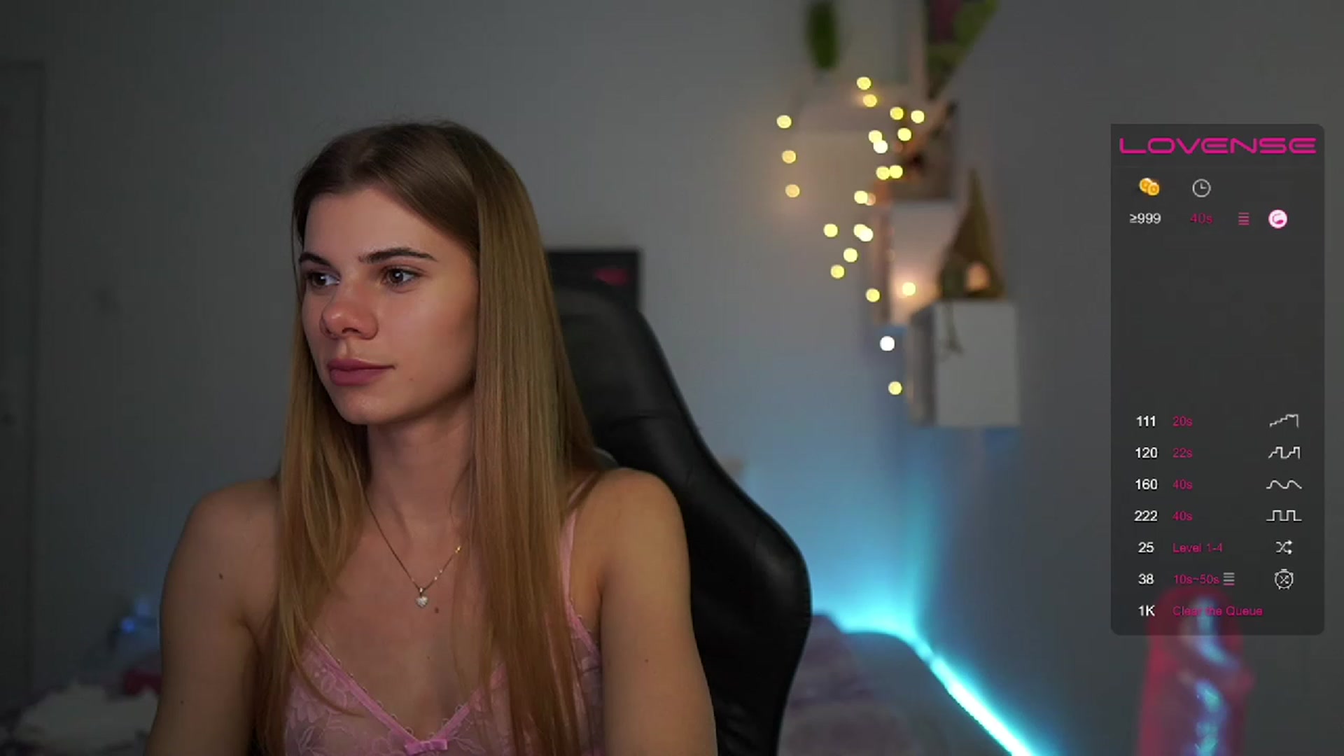 Gallery image thumbnail from RileyReid_18's myfreecams stream on, 02/24/2023, 18:06 image 2 of 20