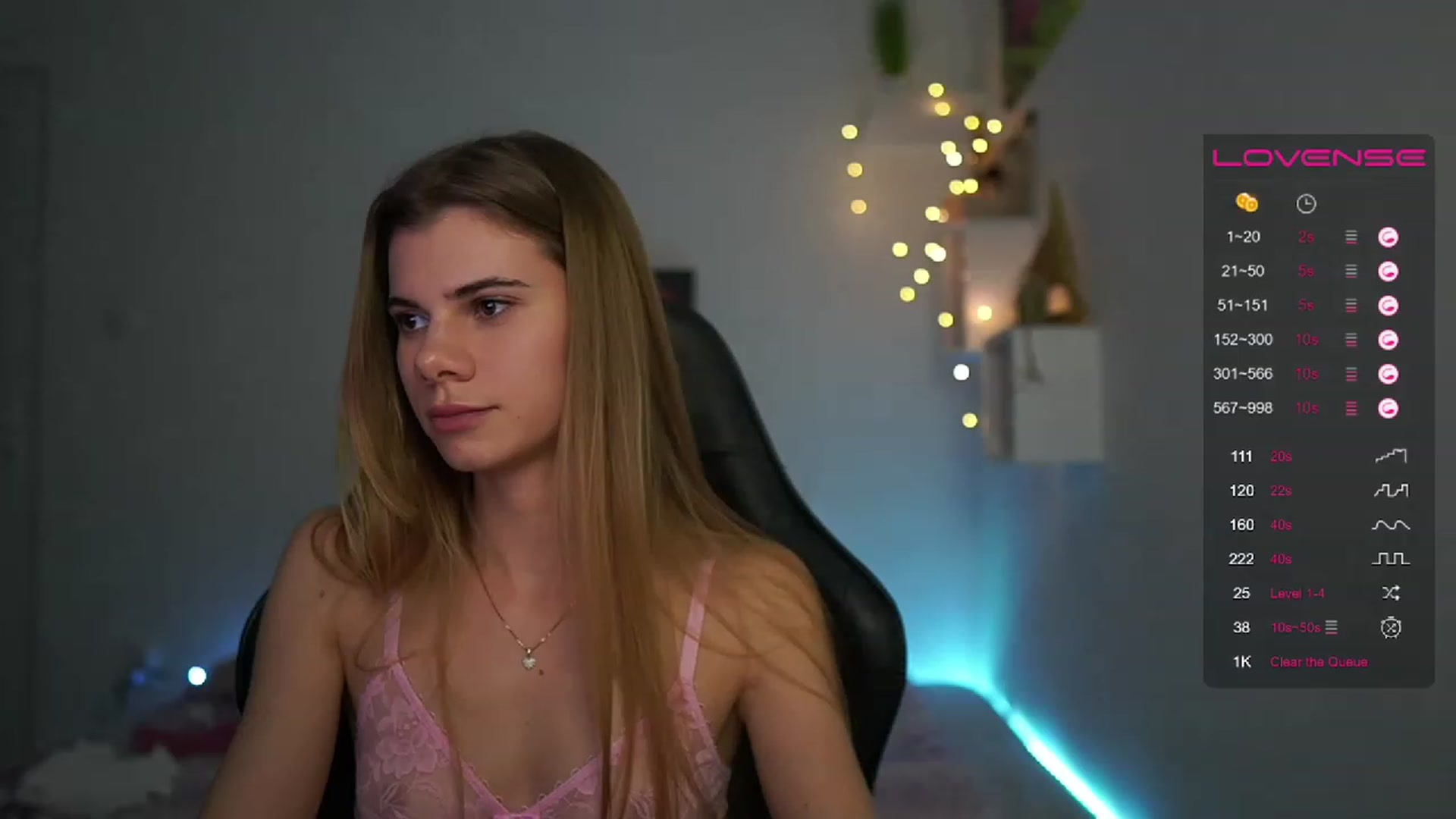 Gallery image thumbnail from RileyReid_18's myfreecams stream on, 02/24/2023, 18:06 image 8 of 20