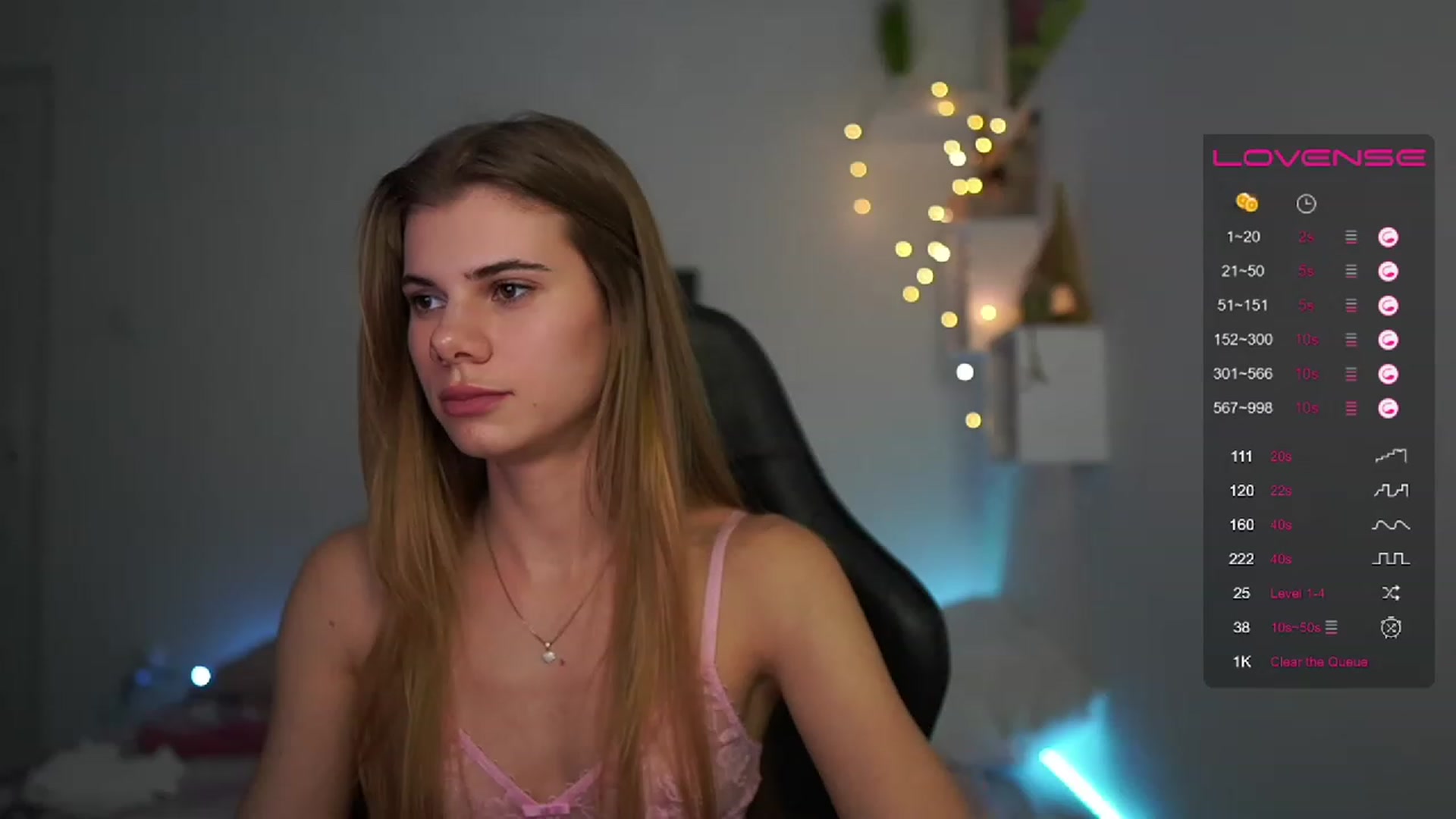 Gallery image thumbnail from RileyReid_18's myfreecams stream on, 02/24/2023, 18:06 image 17 of 20