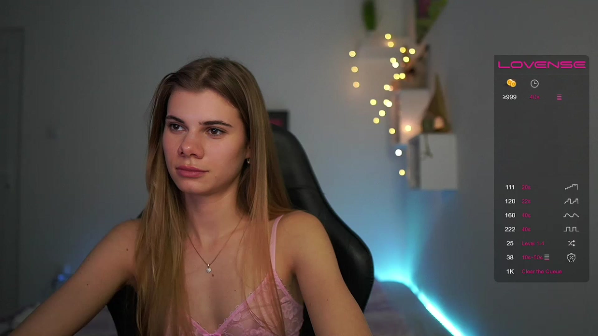 Gallery image thumbnail from RileyReid_18's myfreecams stream on, 02/24/2023, 19:10 image 10 of 20