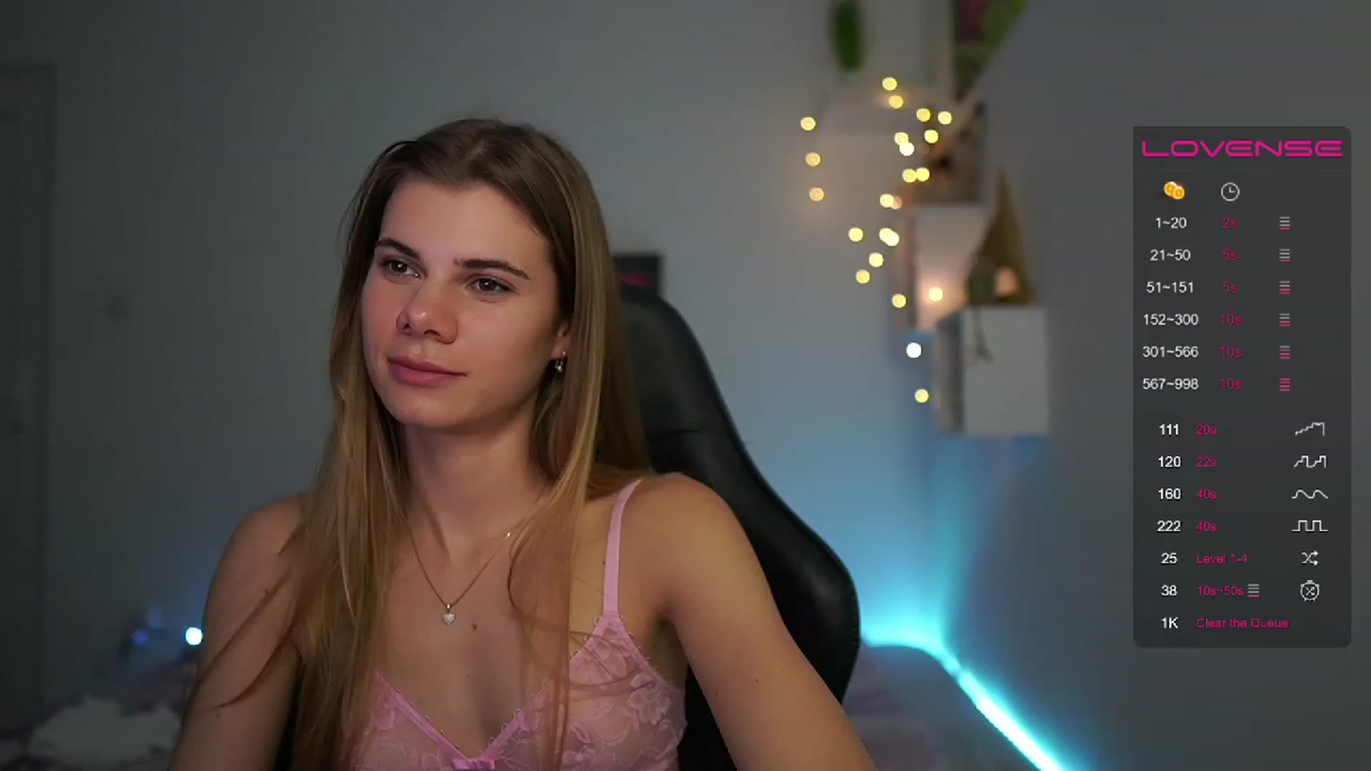 Gallery image thumbnail from RileyReid_18's myfreecams stream on, 02/24/2023, 19:10 image 6 of 20