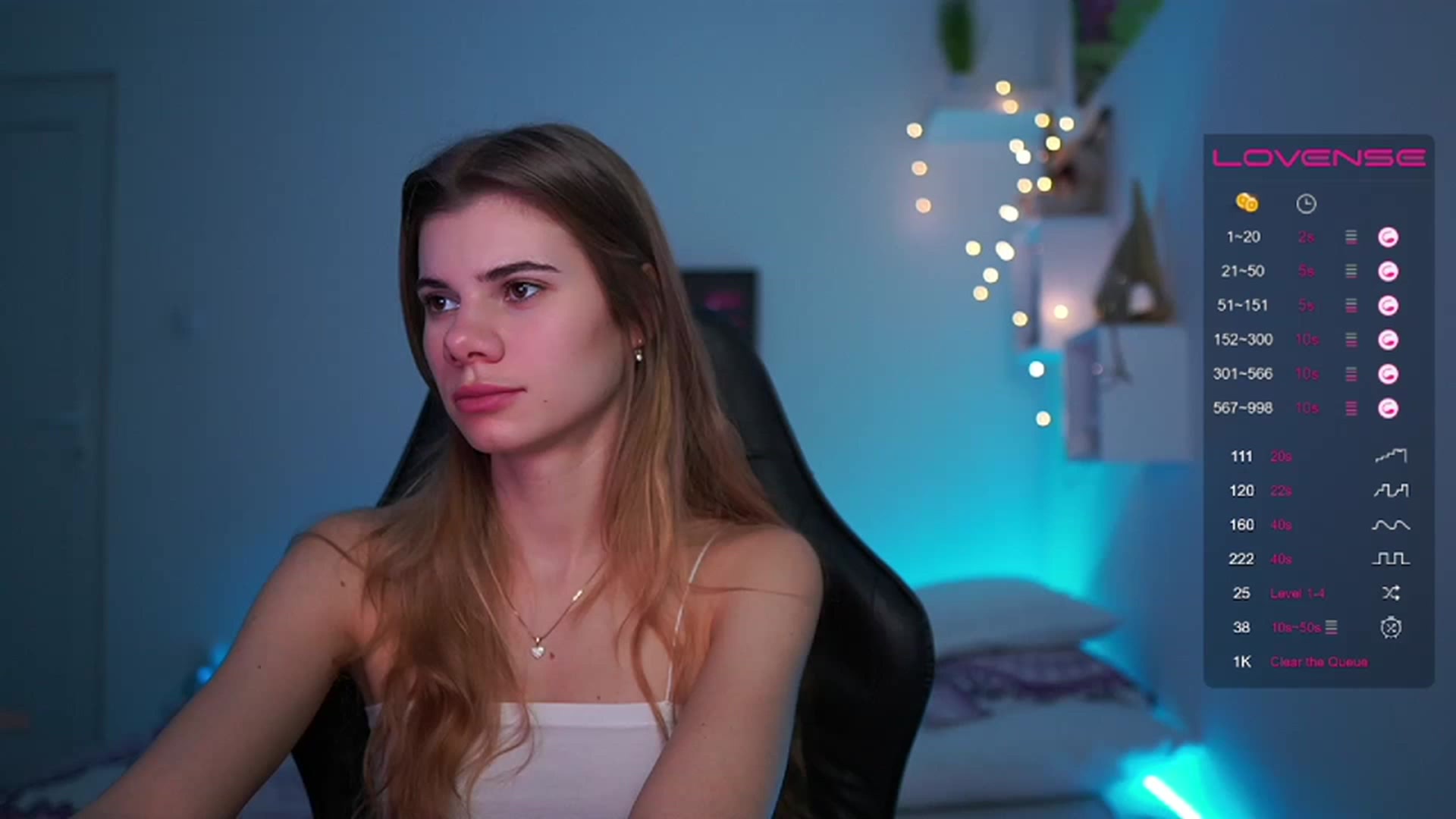 Gallery image thumbnail from RileyReid_18's myfreecams stream on, 02/26/2023, 10:32 image 12 of 20