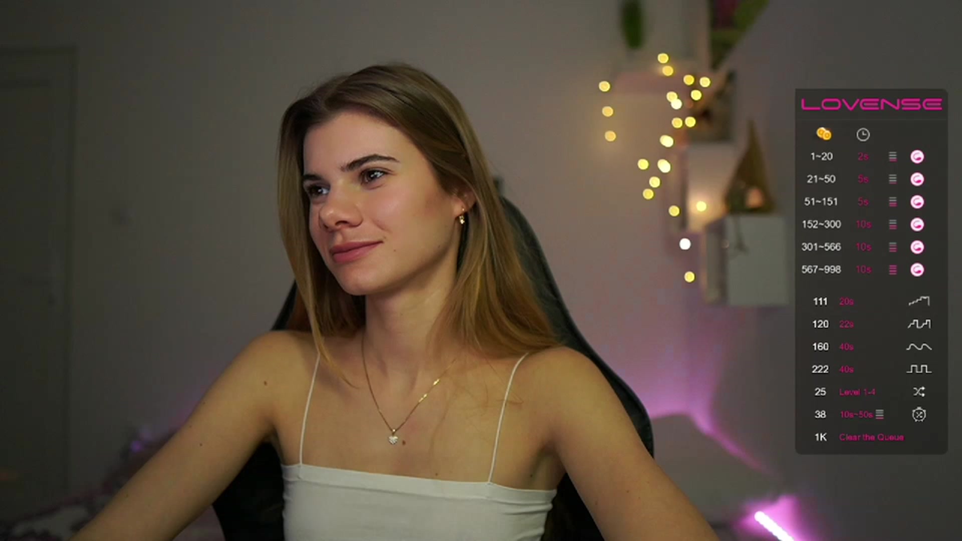 Gallery image thumbnail from RileyReid_18's myfreecams stream on, 02/26/2023, 10:32 image 20 of 20