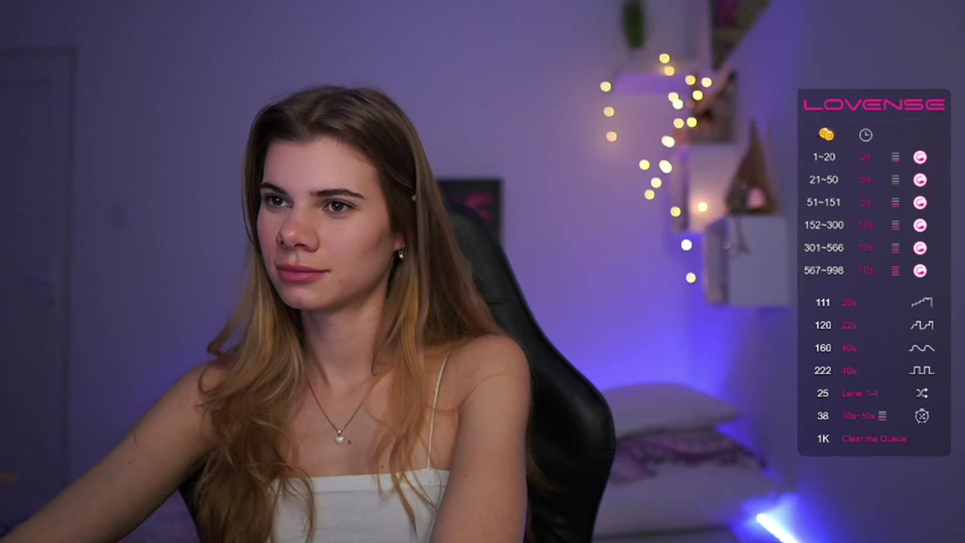 Gallery image thumbnail from RileyReid_18's myfreecams stream on, 02/26/2023, 10:32 image 16 of 20