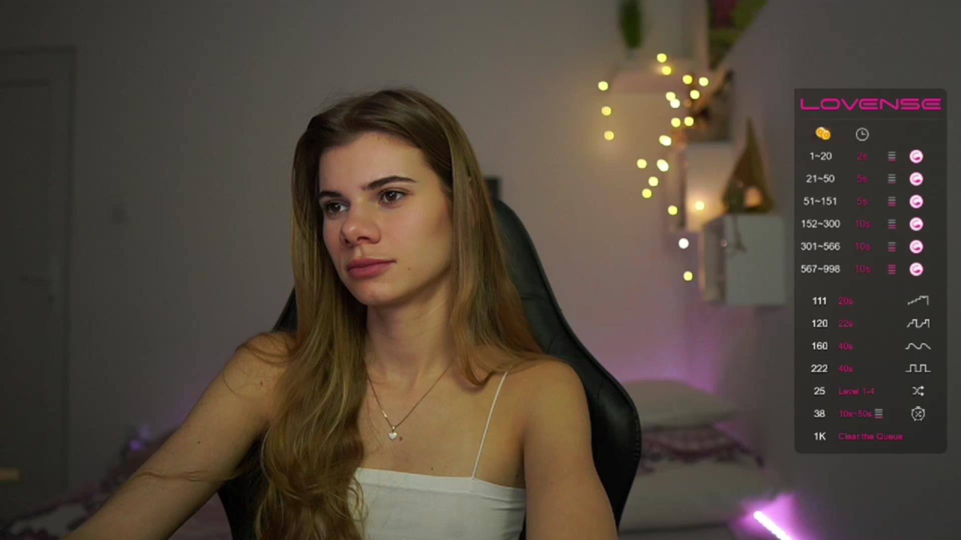 Gallery image thumbnail from RileyReid_18's myfreecams stream on, 02/26/2023, 10:32 image 5 of 20