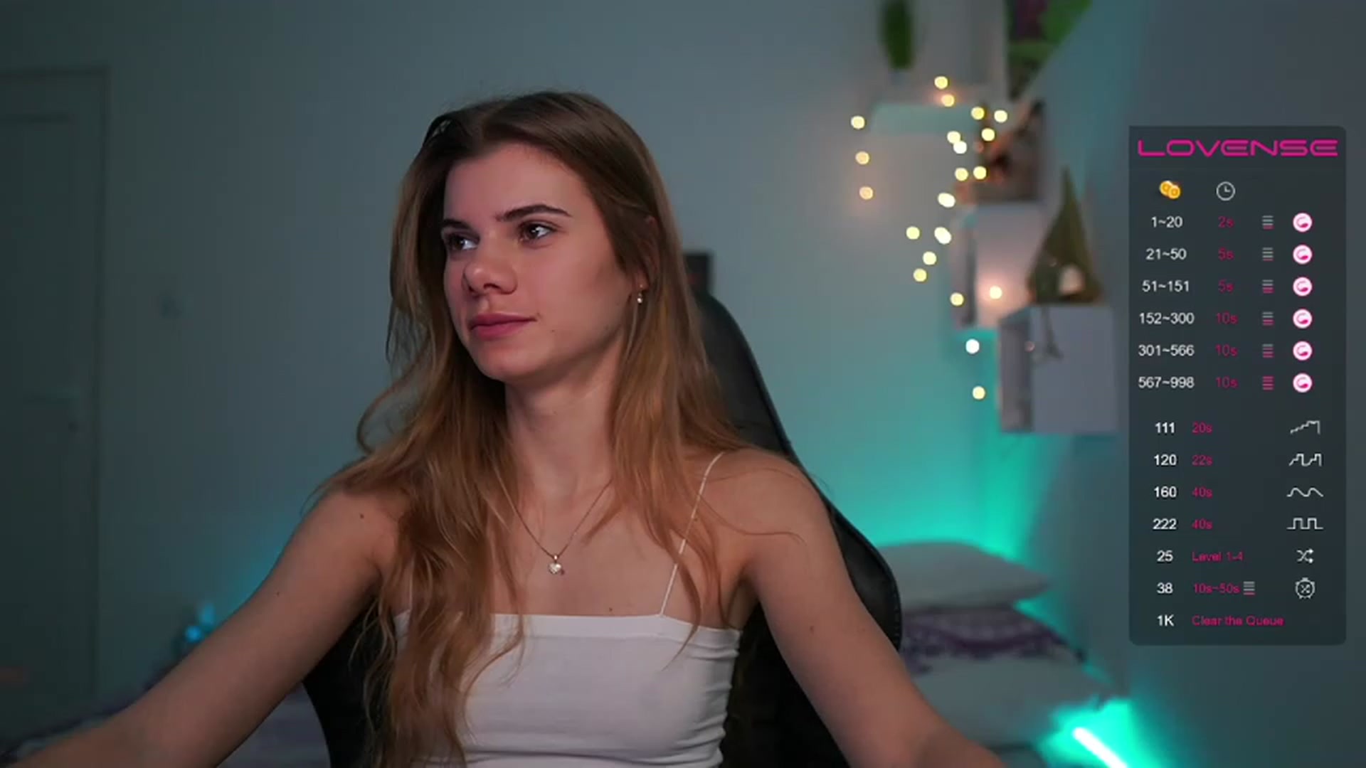 Gallery image thumbnail from RileyReid_18's myfreecams stream on, 02/26/2023, 10:32 image 11 of 20