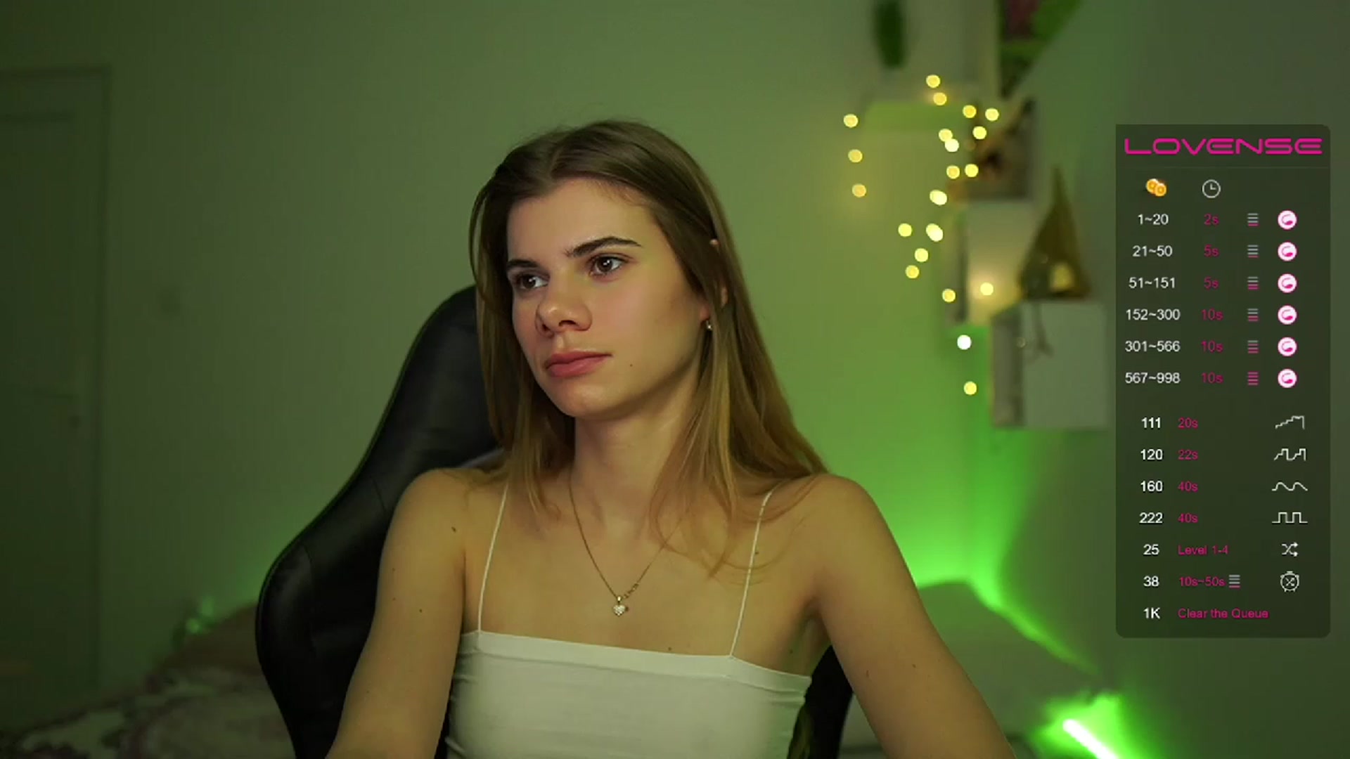 Gallery image thumbnail from RileyReid_18's myfreecams stream on, 02/26/2023, 11:03 image 13 of 20