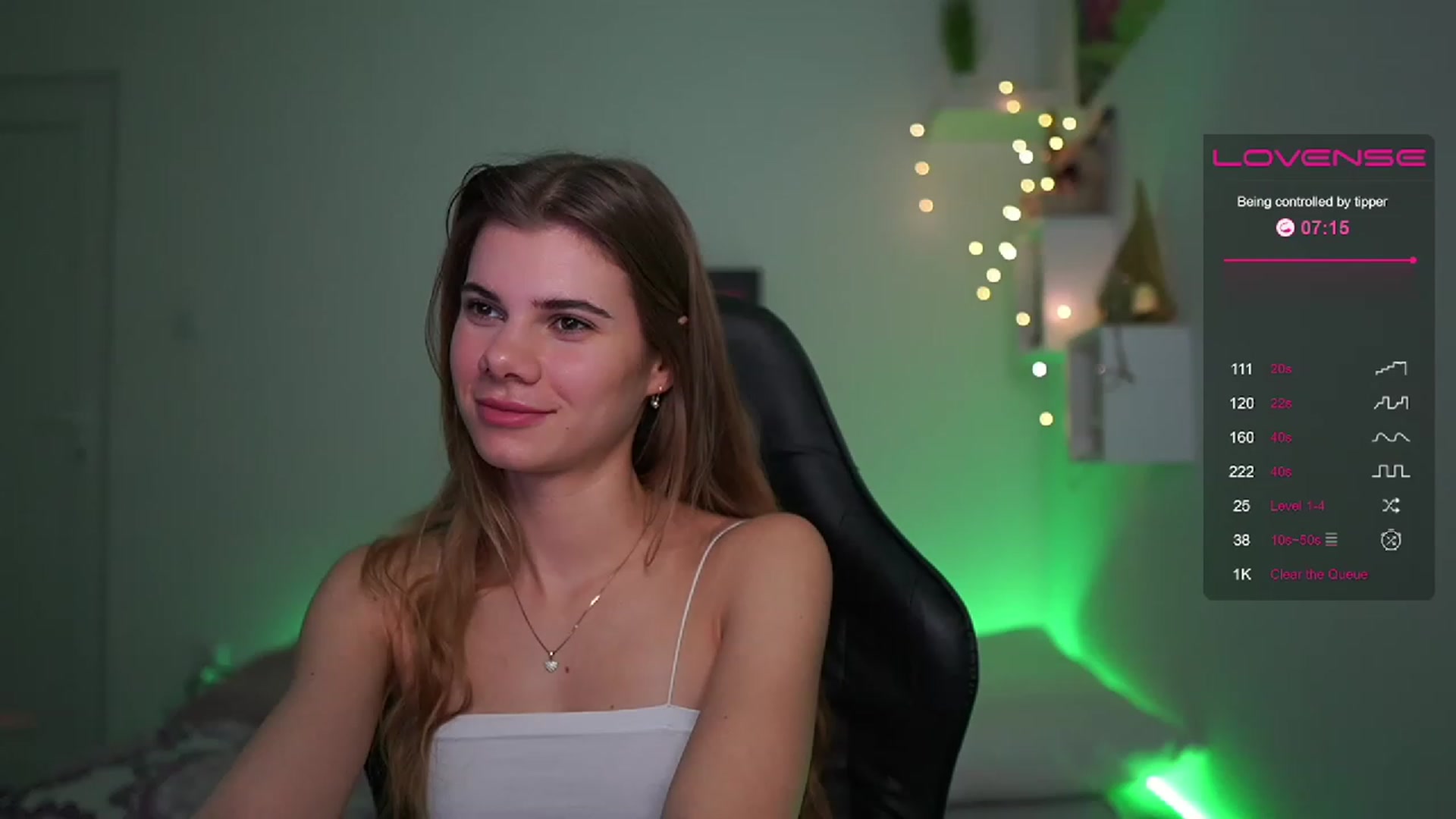 Gallery image thumbnail from RileyReid_18's myfreecams stream on, 02/26/2023, 11:34 image 16 of 20