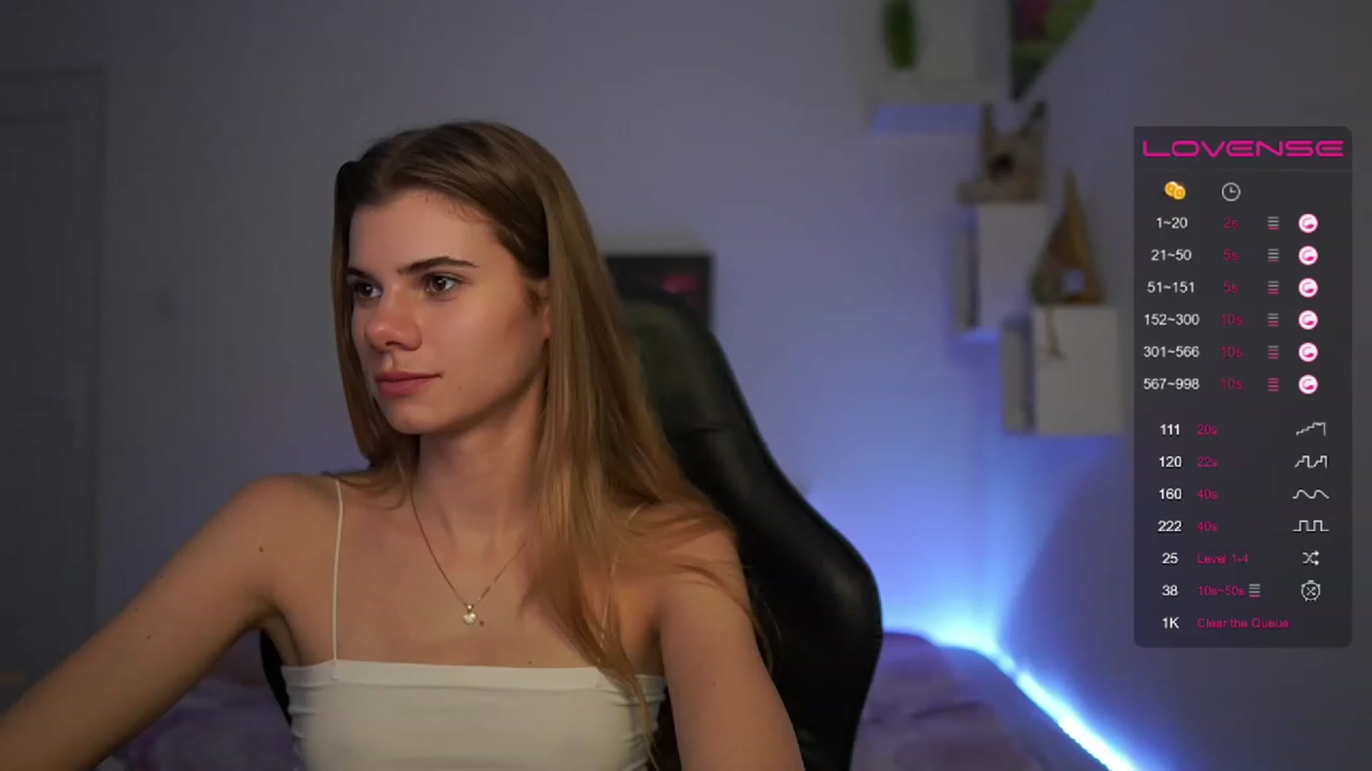 Gallery image thumbnail from RileyReid_18's myfreecams stream on, 02/26/2023, 16:23 image 3 of 20