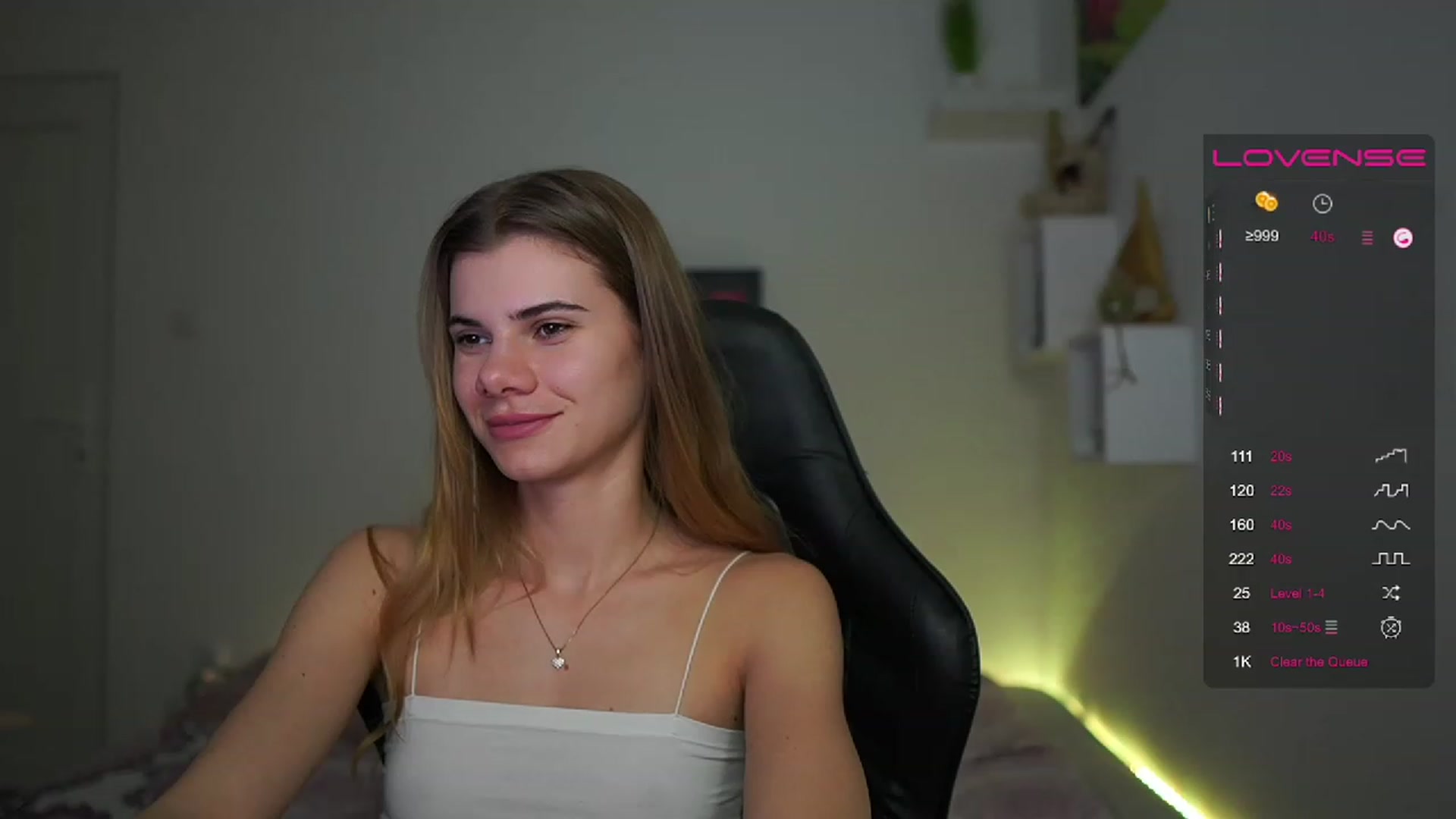 Gallery image thumbnail from RileyReid_18's myfreecams stream on, 02/26/2023, 17:12 image 14 of 20