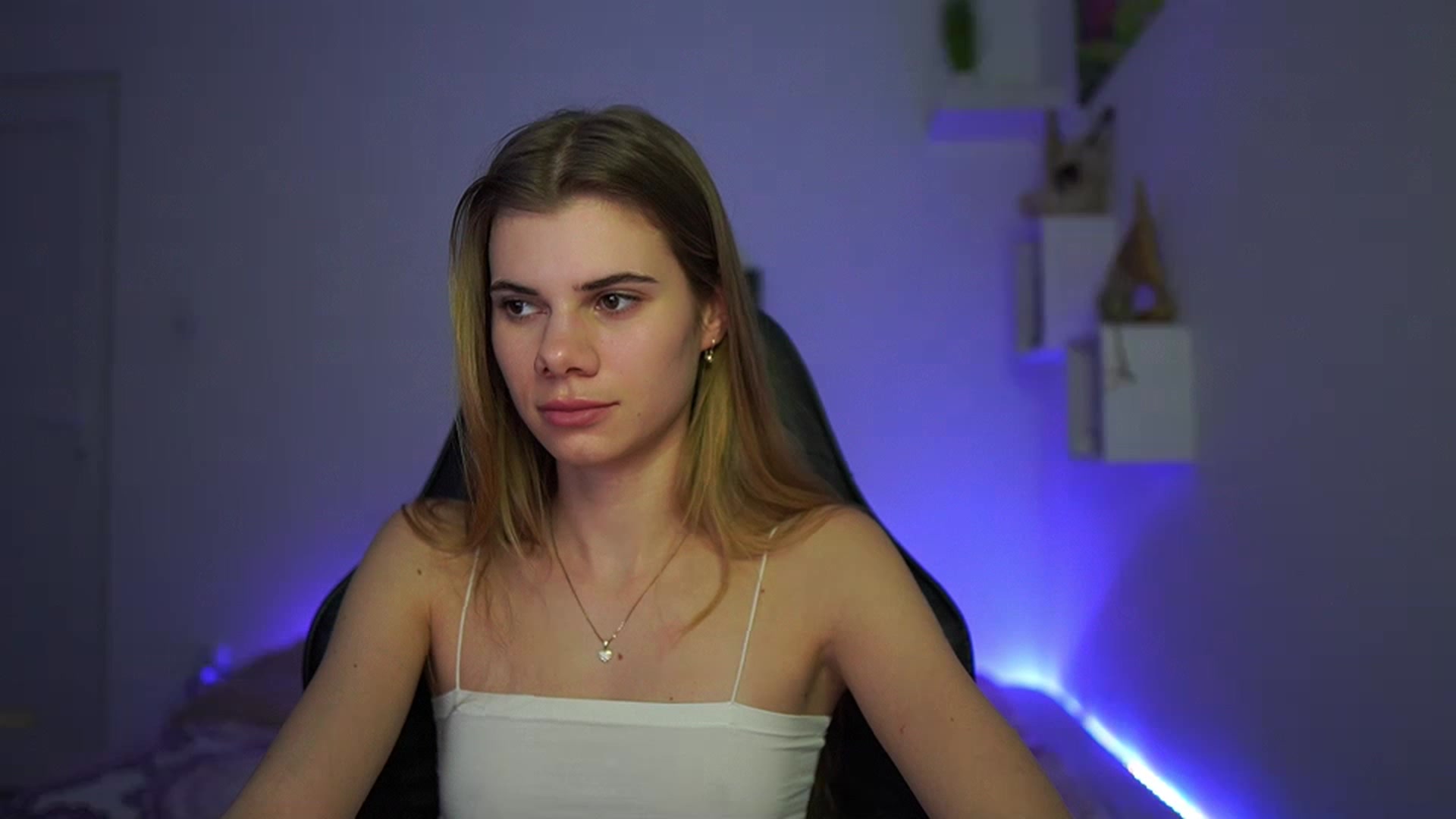Gallery image thumbnail from RileyReid_18's myfreecams stream on, 02/26/2023, 19:03 image 5 of 20