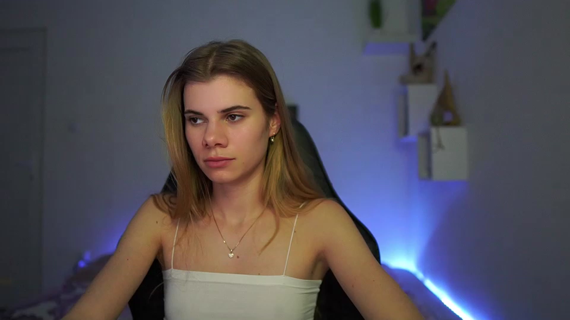 Gallery image thumbnail from RileyReid_18's myfreecams stream on, 02/26/2023, 19:03 image 4 of 20