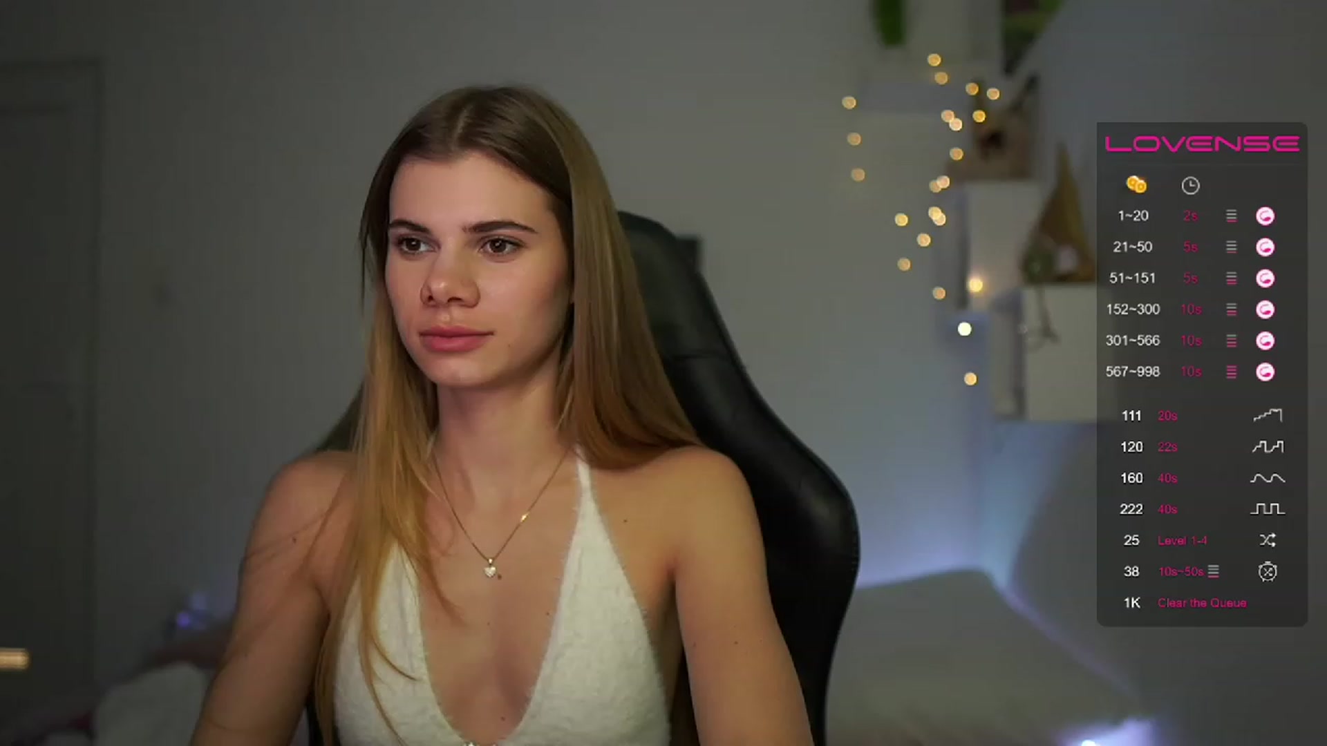 Gallery image thumbnail from RileyReid_18's myfreecams stream on, 02/27/2023, 21:32 image 16 of 20