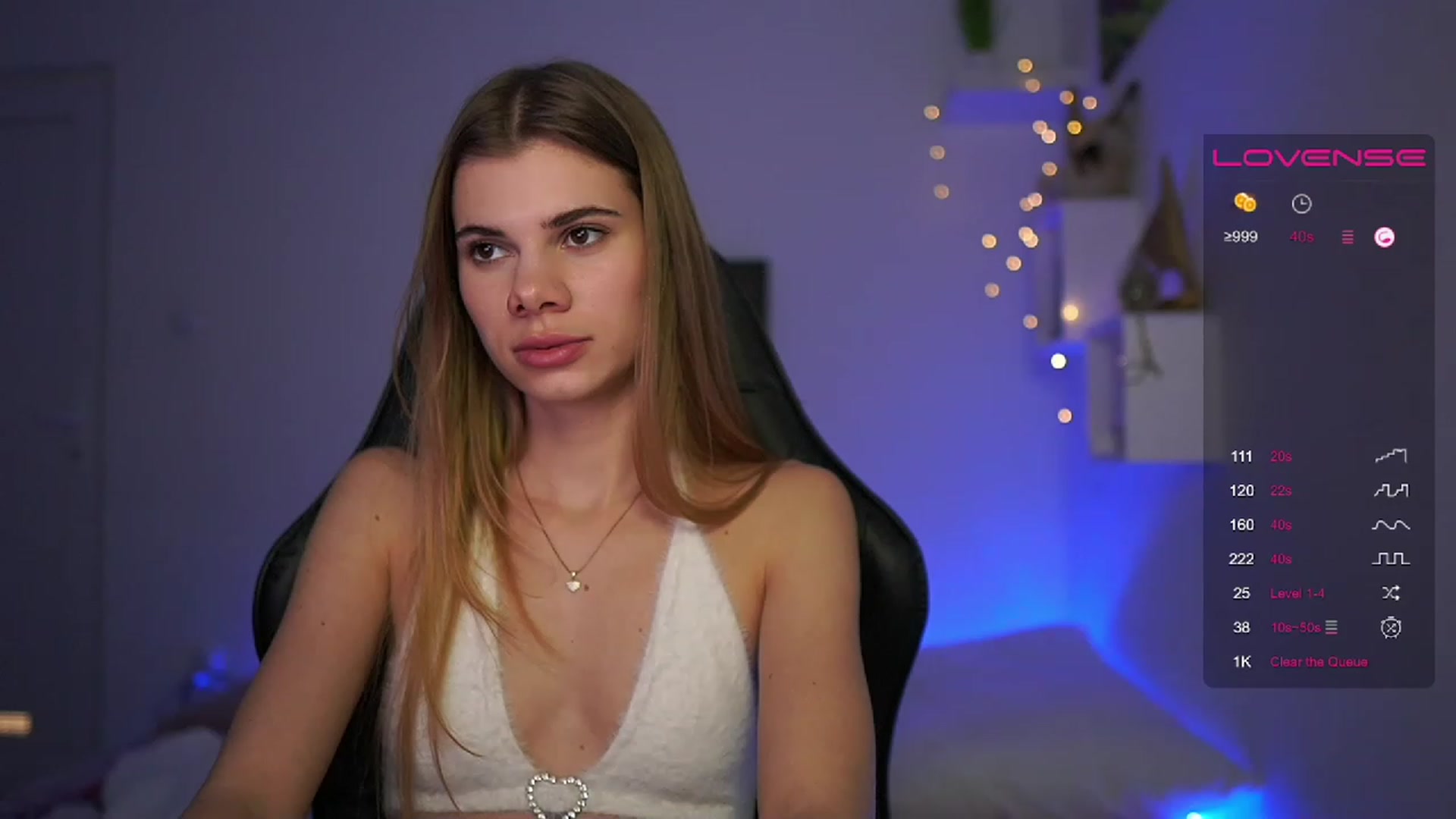 Gallery image thumbnail from RileyReid_18's myfreecams stream on, 02/27/2023, 21:32 image 17 of 20