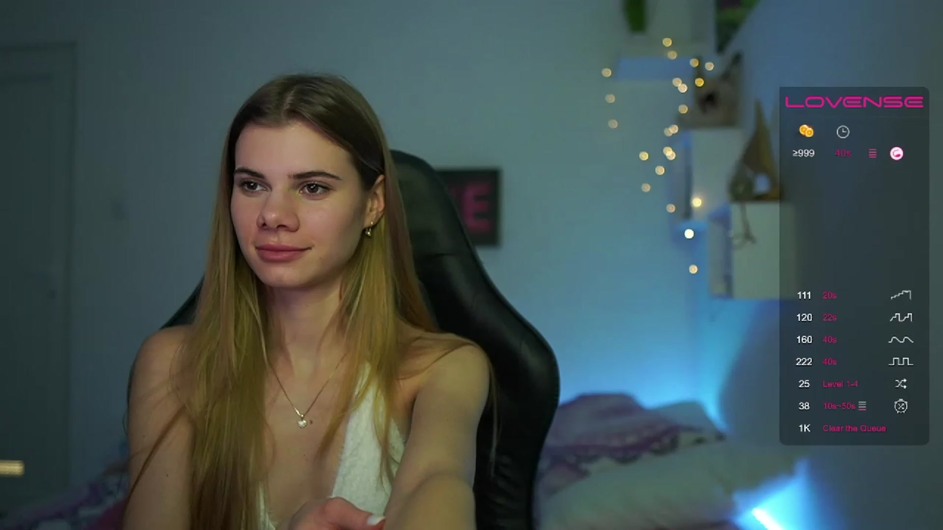 Gallery image thumbnail from RileyReid_18's myfreecams stream on, 02/28/2023, 24:25 image 9 of 20