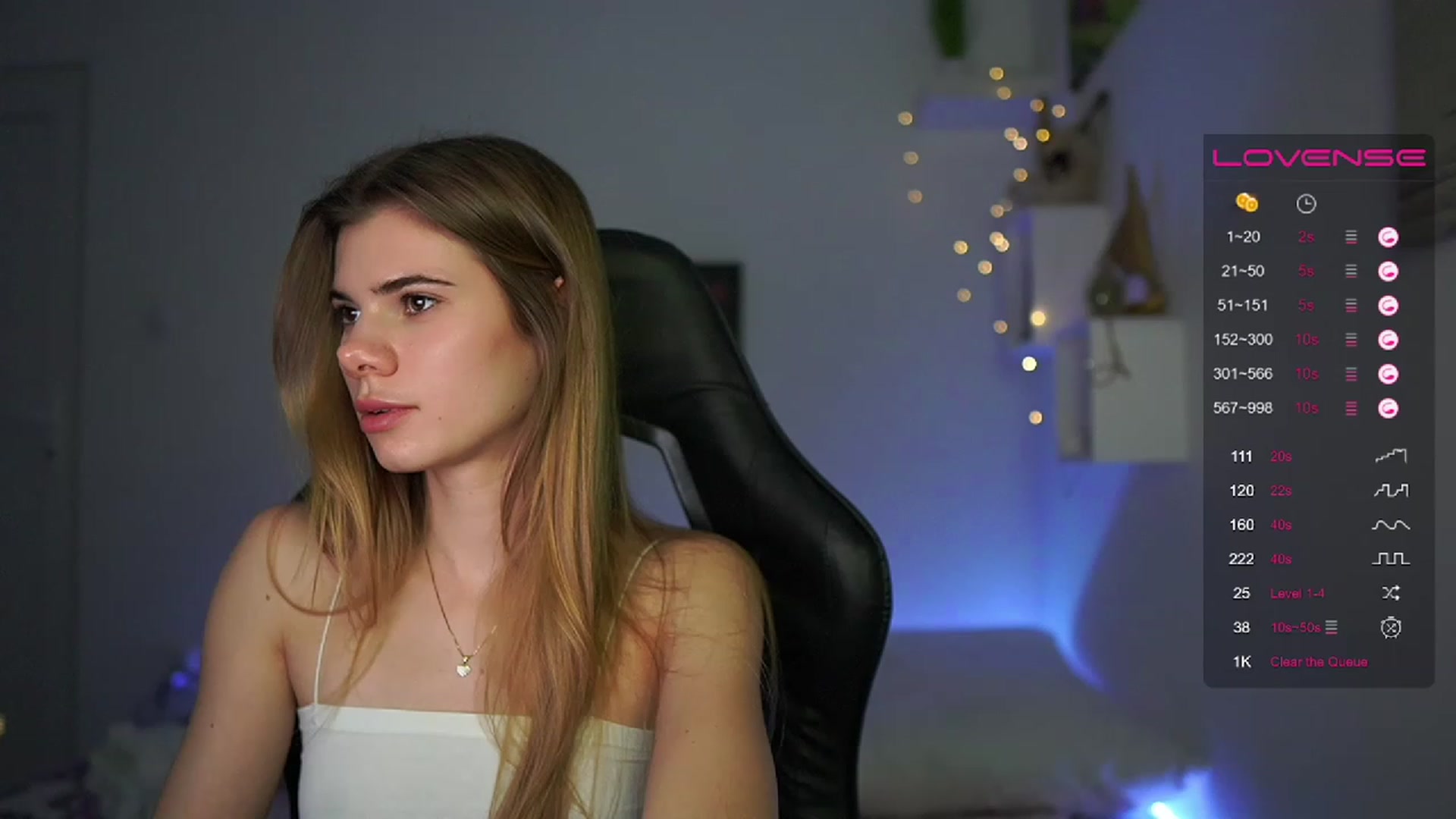 Gallery image thumbnail from RileyReid_18's myfreecams stream on, 03/03/2023, 16:37 image 13 of 20