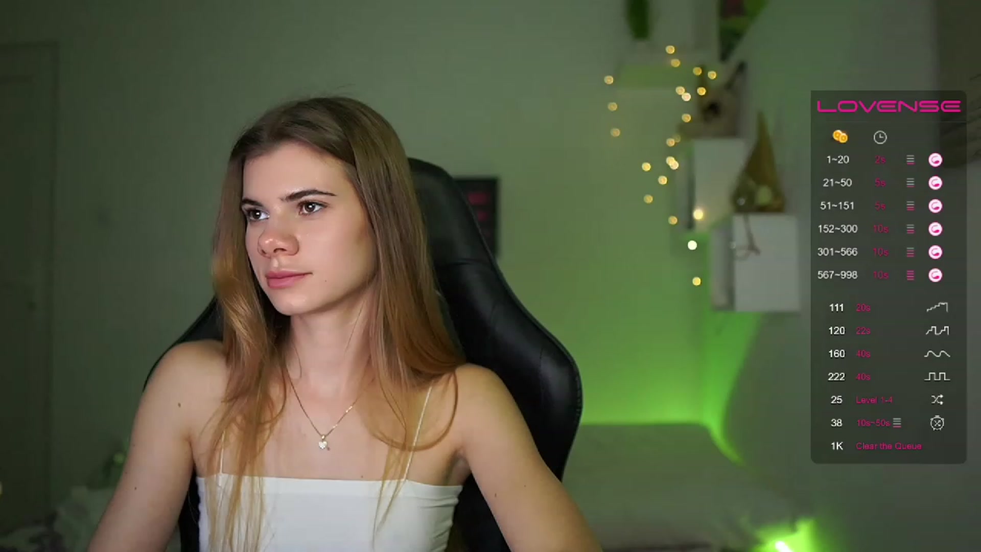 Gallery image thumbnail from RileyReid_18's myfreecams stream on, 03/03/2023, 16:37 image 8 of 20
