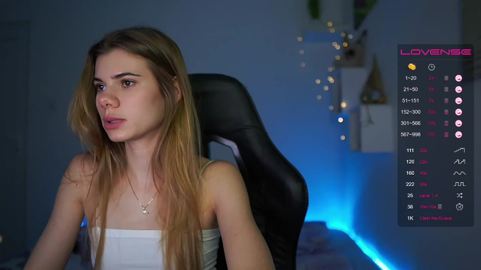 Gallery image thumbnail from RileyReid_18's myfreecams stream on, 03/03/2023, 17:15 image 6 of 20