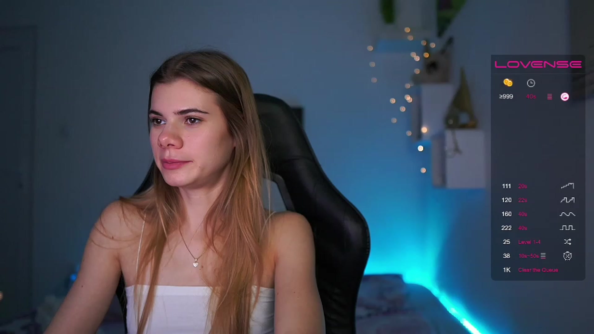 Gallery image thumbnail from RileyReid_18's myfreecams stream on, 03/03/2023, 17:15 image 9 of 20